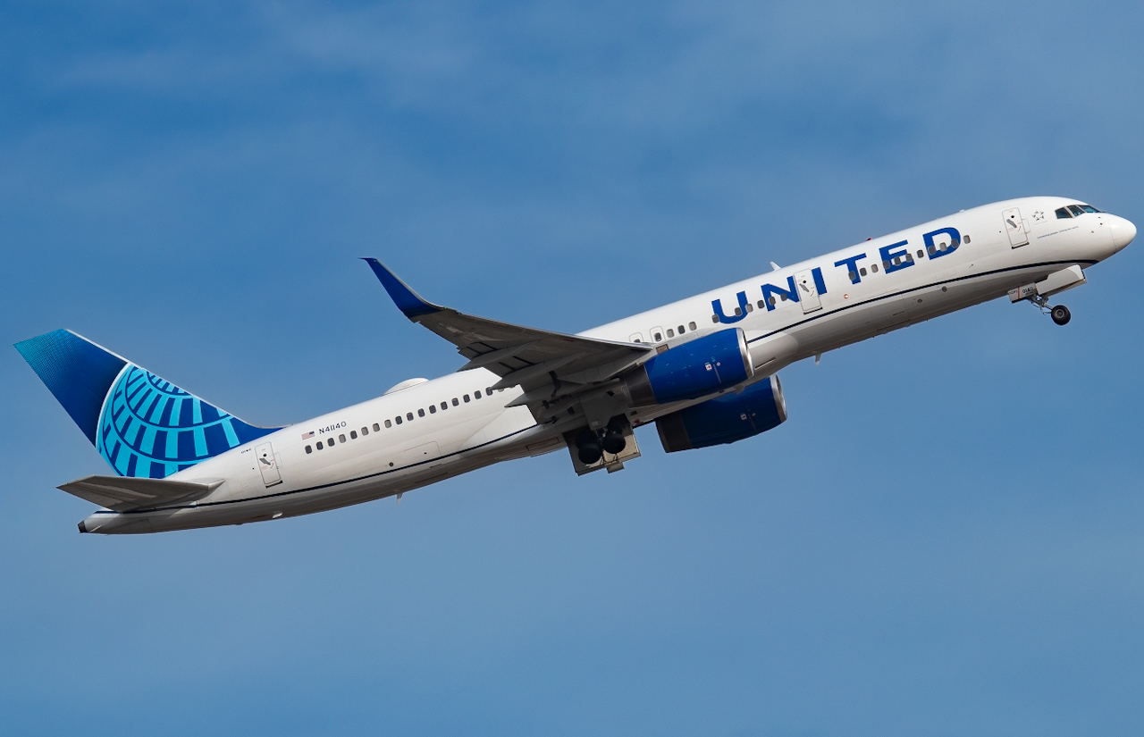 Full size: United Airlines Boeing 757-200 N41140 at Tampa International Airport