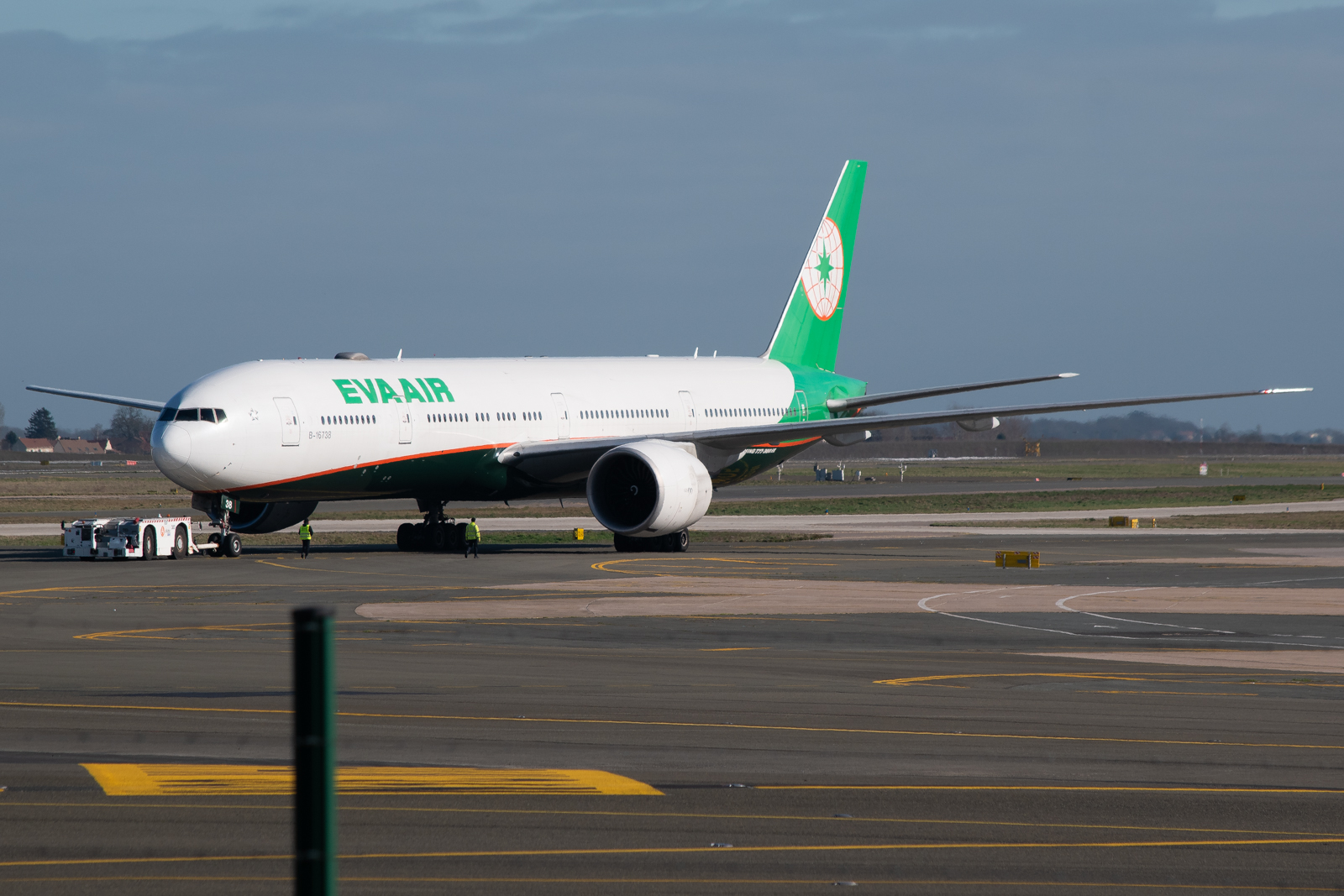 Full size: EVA Air Boeing 777-300ER B-16738 at Paris Charles de Gaulle Airport