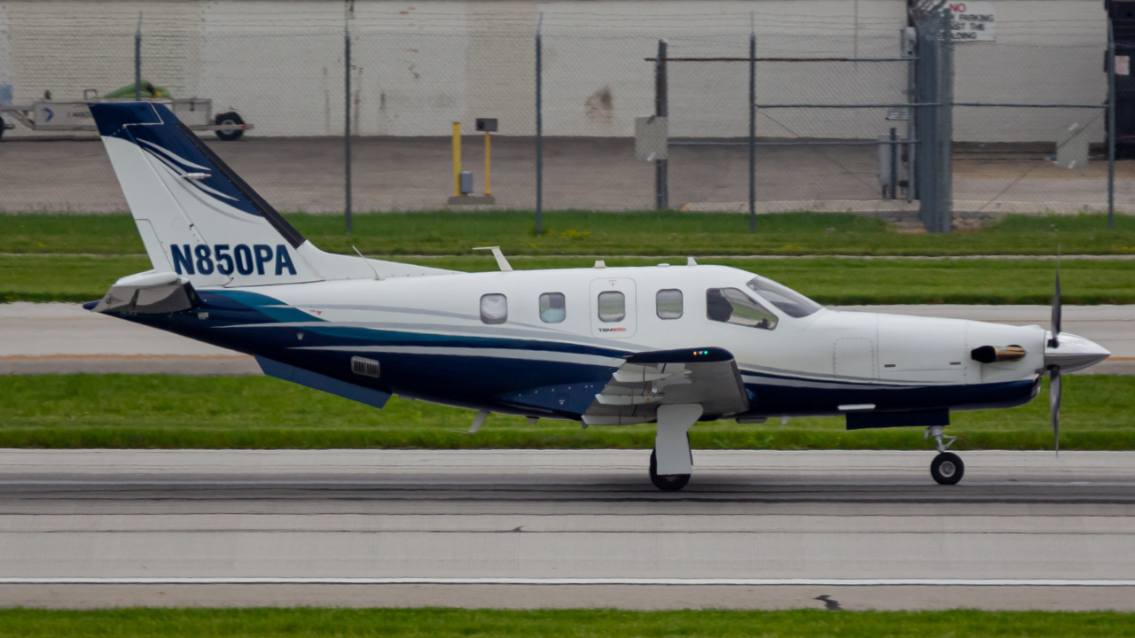 Full size: PRIVATE Socata TBM-700 N850PA at John Glenn Columbus International Airport
