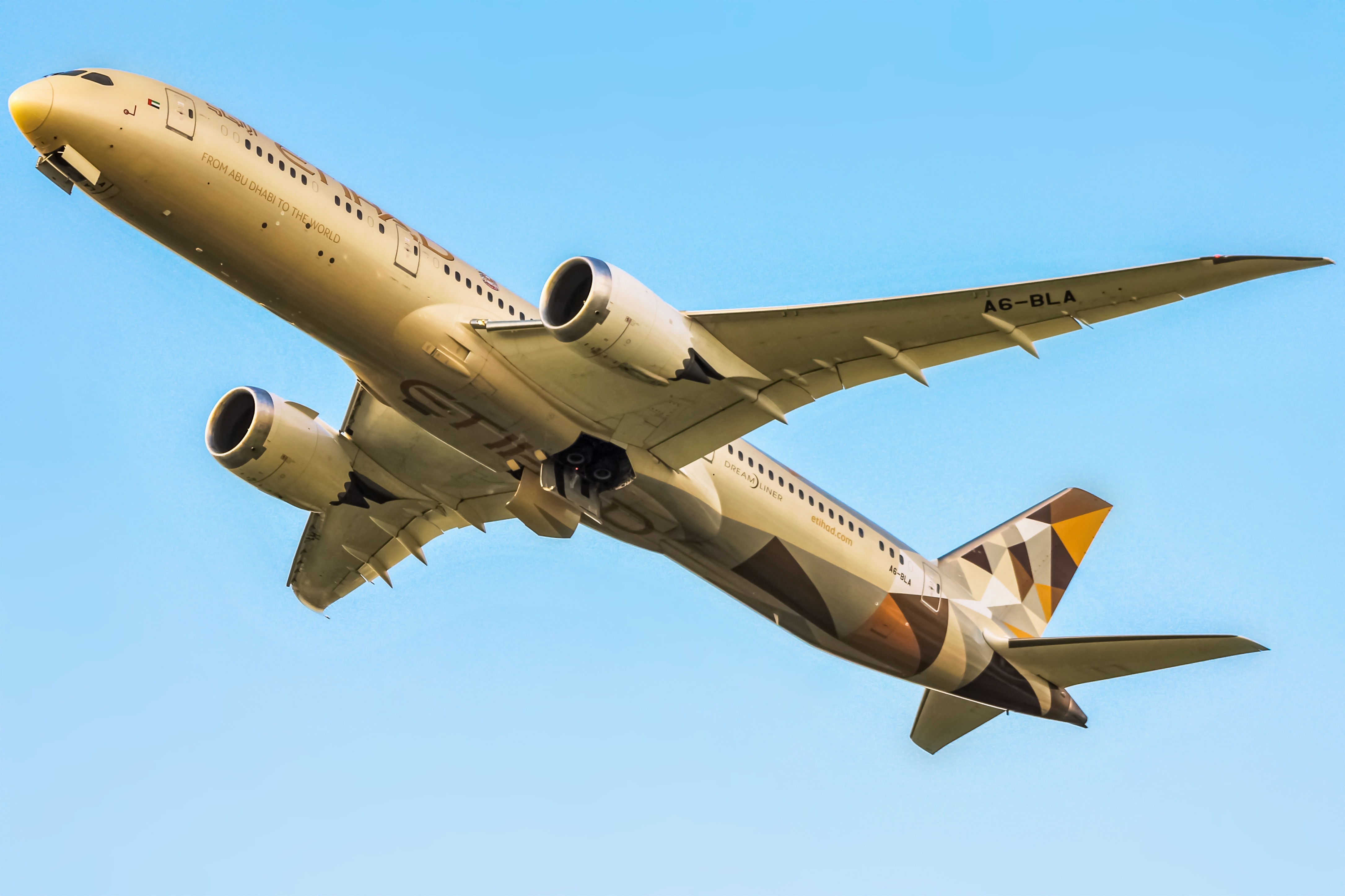 Full size: Etihad Airways Boeing 787-9 A6-BLA at Baltimore/Washington International Thurgood Marshall Airport