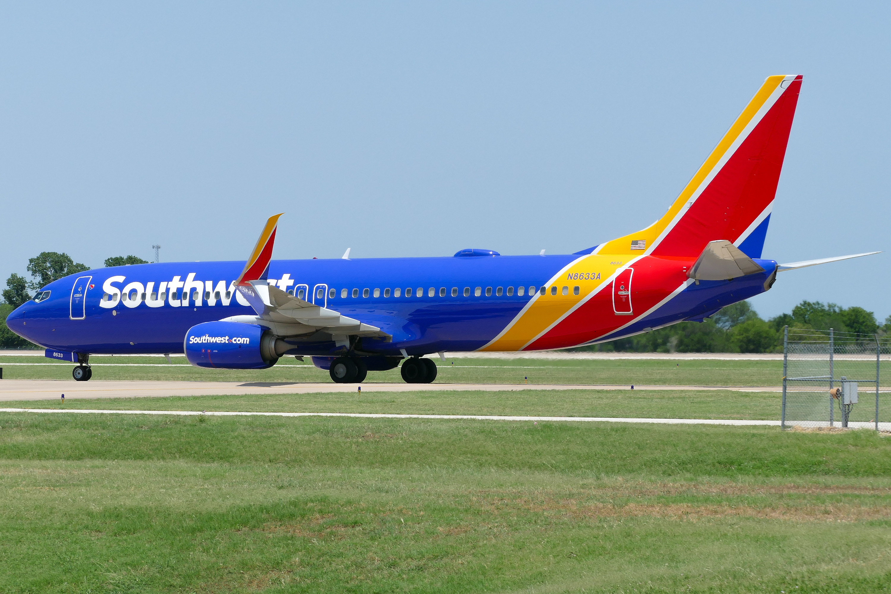 Full size: Southwest Airlines Boeing 737-800 N8633A at Austin-Bergstrom International Airport