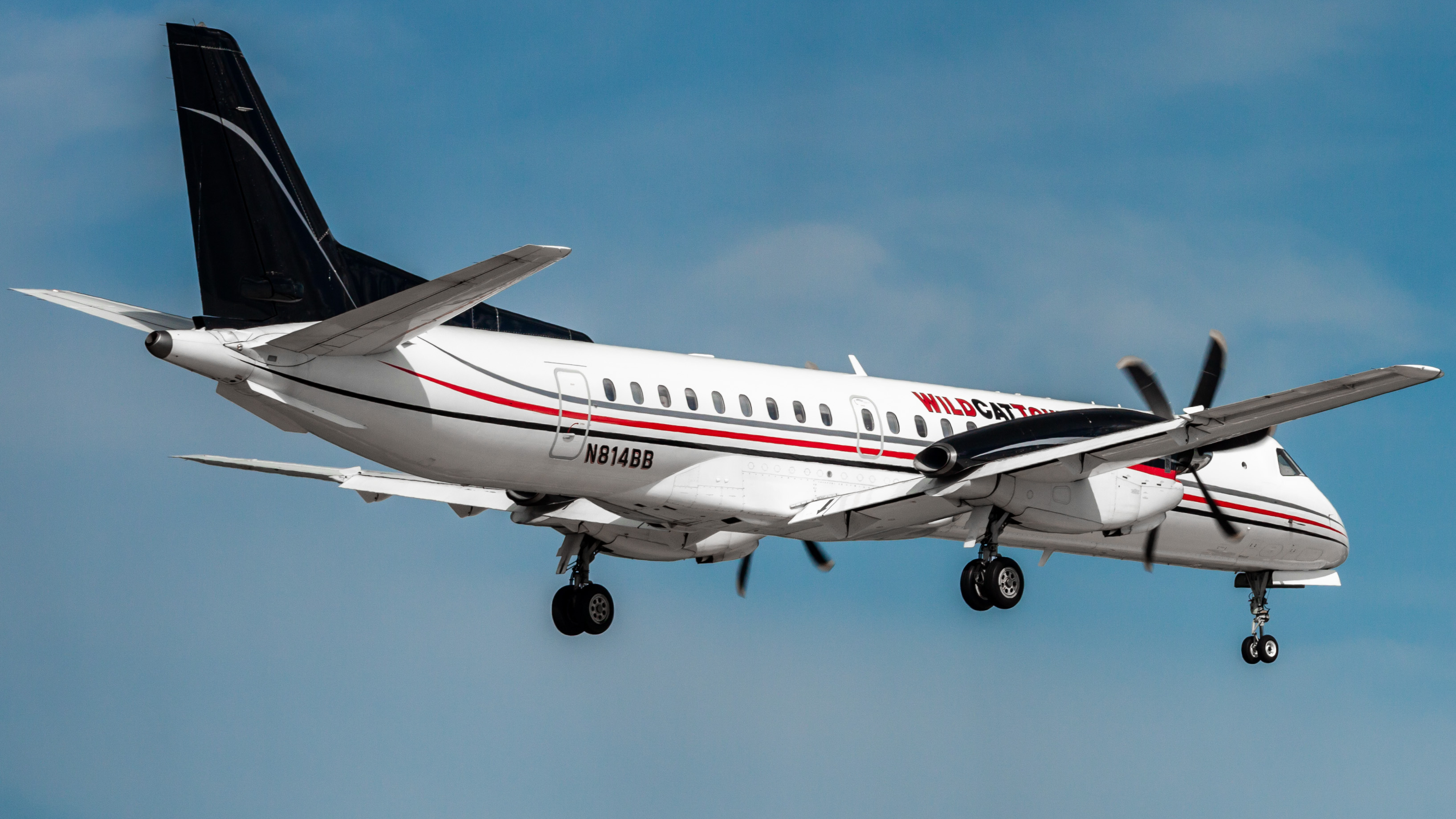 Full size: Wild Cat Touring Saab 2000 N814BB at William P Hobby Airport
