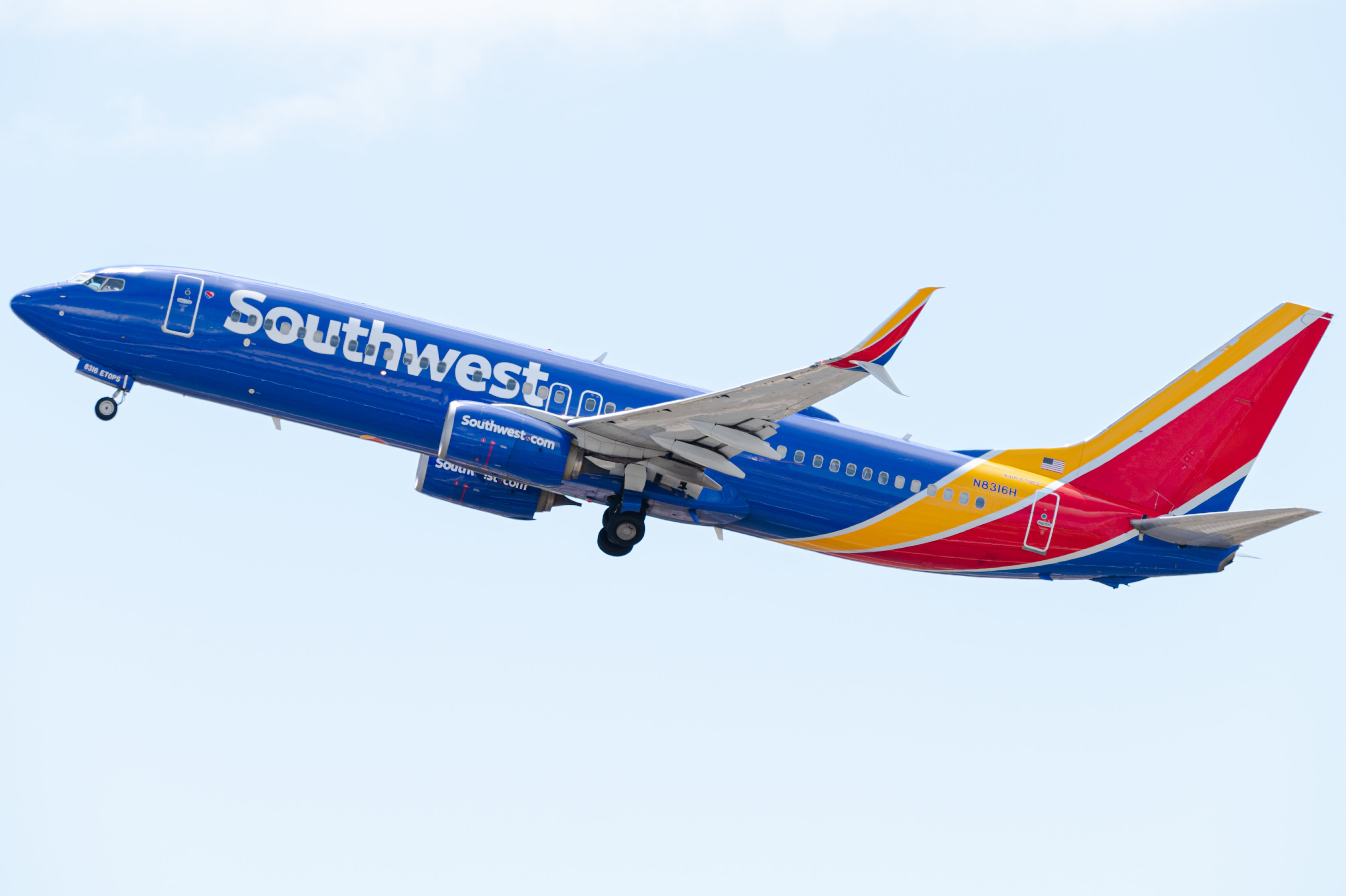 Full size: Southwest Airlines Boeing 737-800 N8316H at Daniel K Inouye International Airport