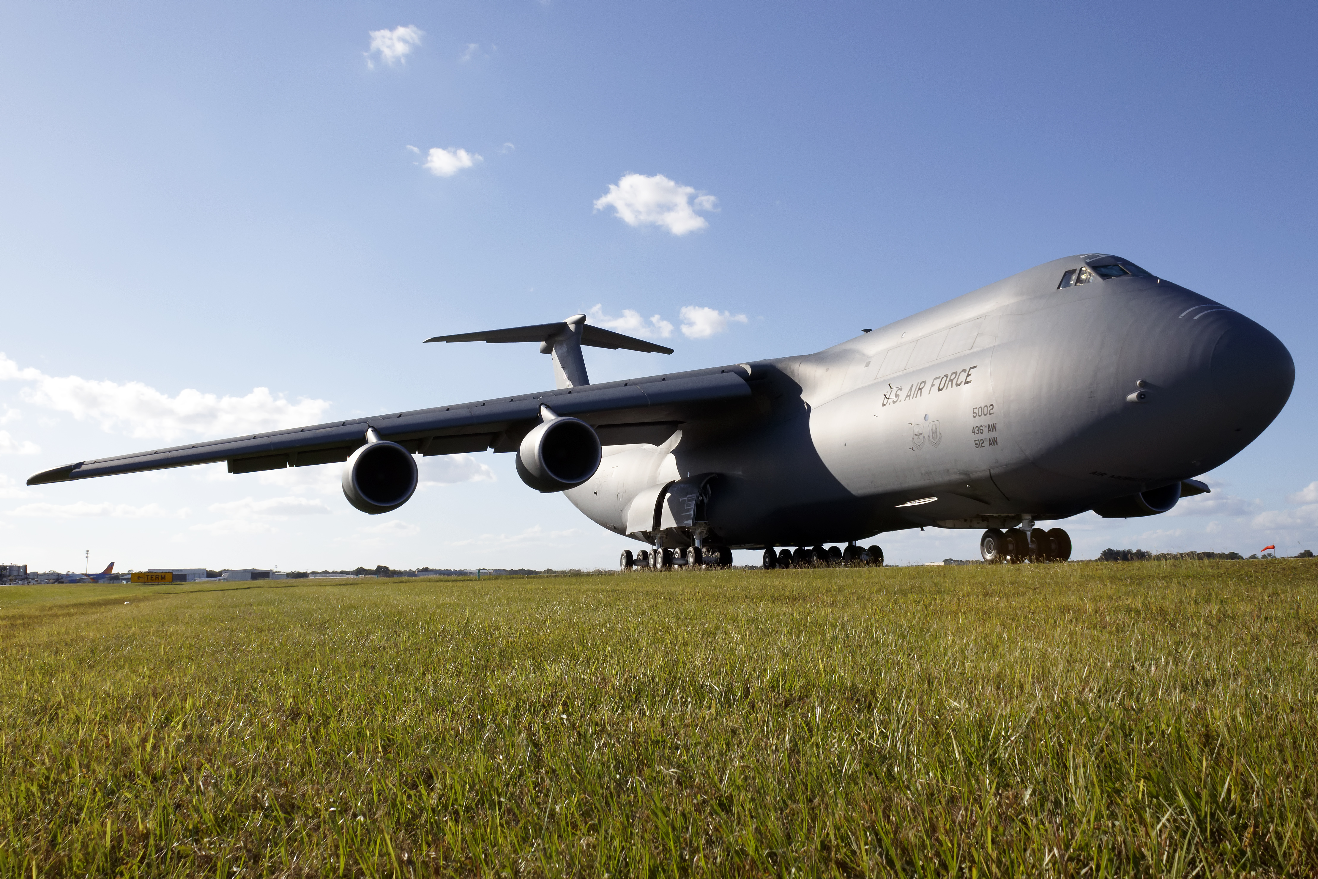 Full size: USAF - United States Air Force Lockheed C-5 Galaxy 85-0002 at Orlando Sanford International Airport