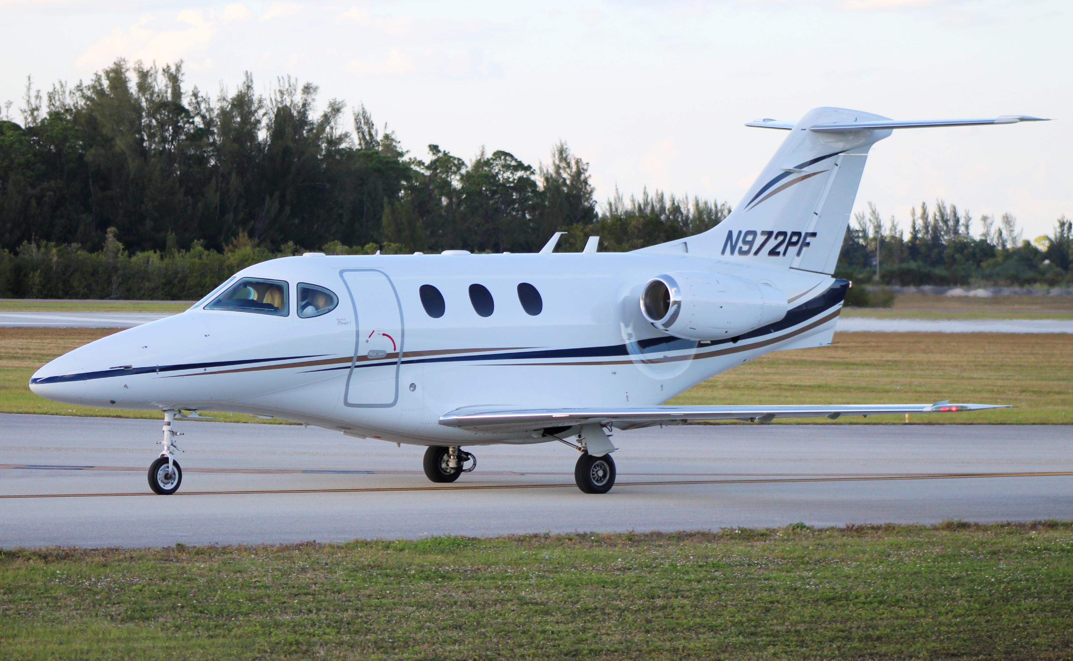 Full size: Perform Air Beechcraft Premier  N972PF at Naples Municipal Airport