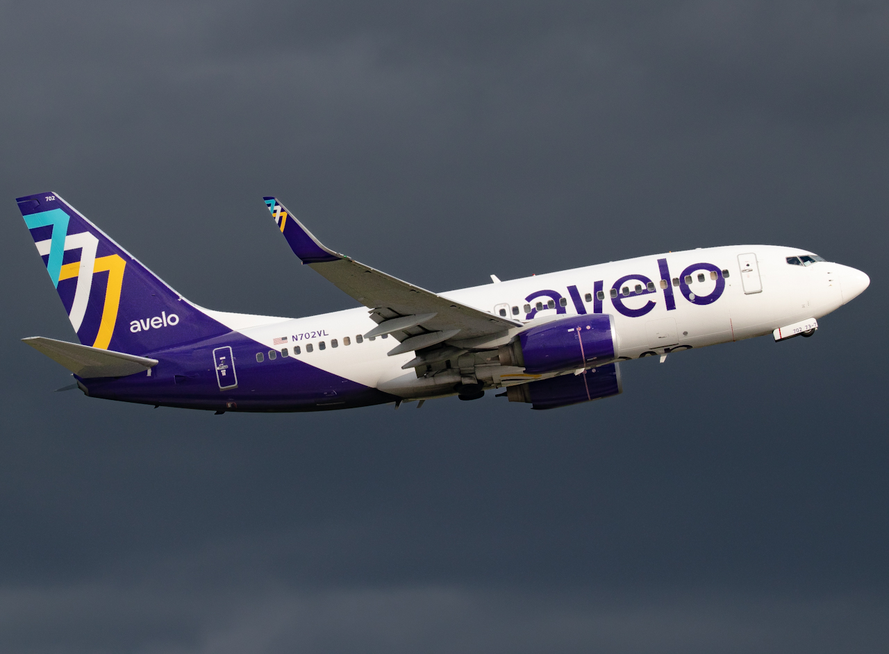 Full size: Avelo Airlines Boeing 737-700 N702VL at Southwest Florida International Airport