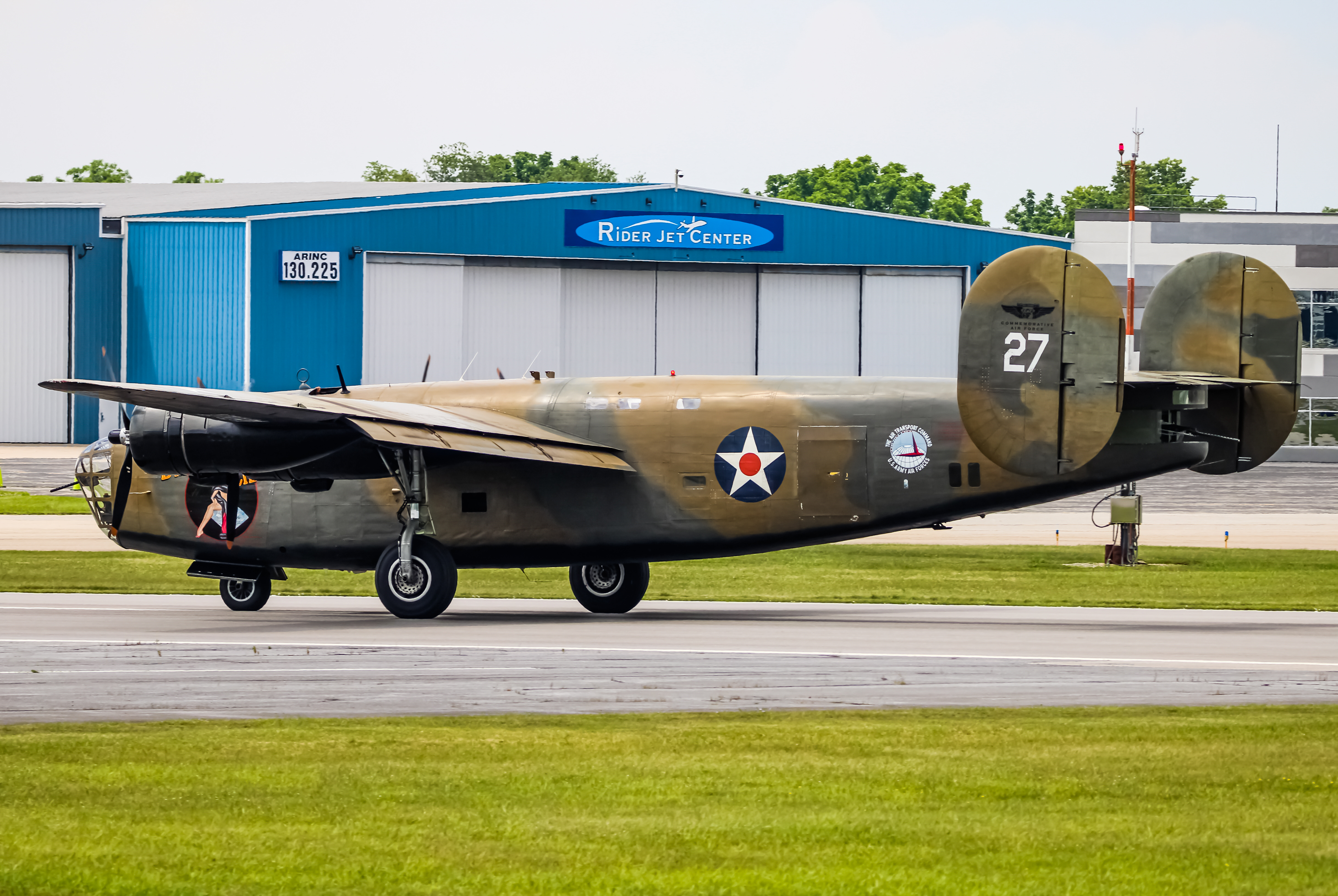 Full size: PRIVATE Consolidated B-24 Liberator N24927 at Hagerstown Regional Airport-Richard A Henson Field