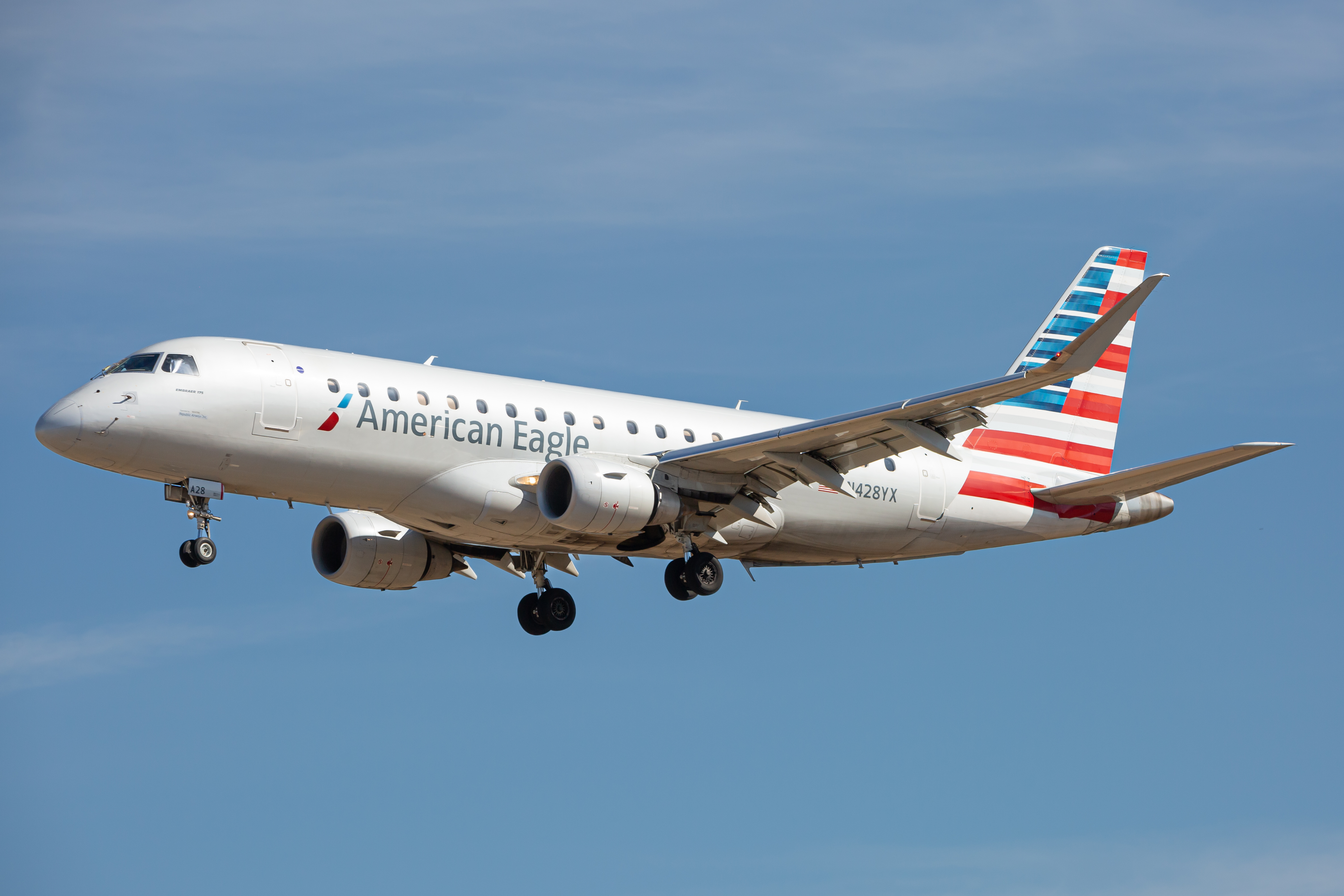 Full size: American Eagle Embraer E175 N428YX at Baltimore/Washington International Thurgood Marshall Airport