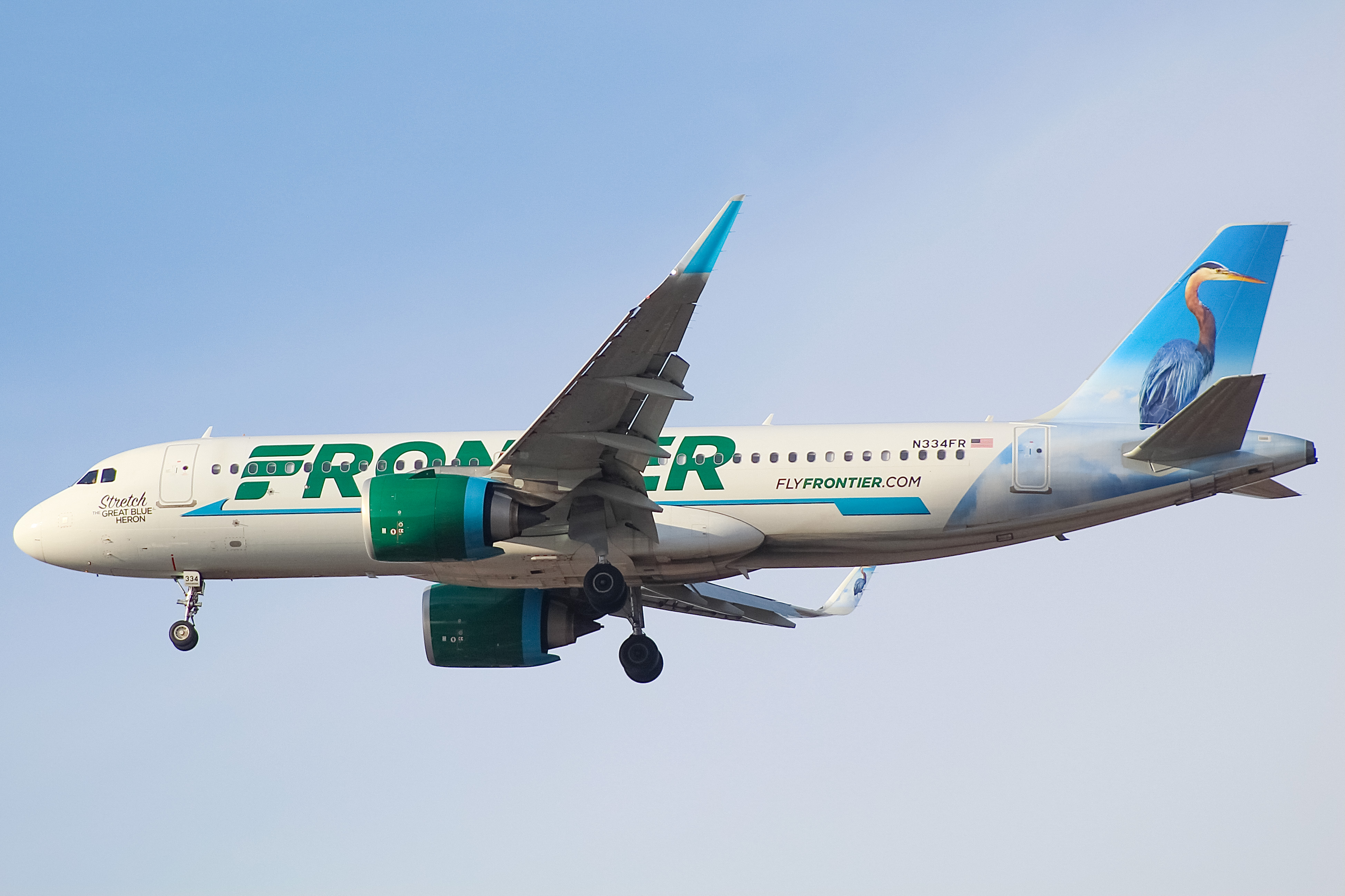 Full size: Frontier Airlines Airbus A320neo N334FR at Chicago O'Hare International Airport