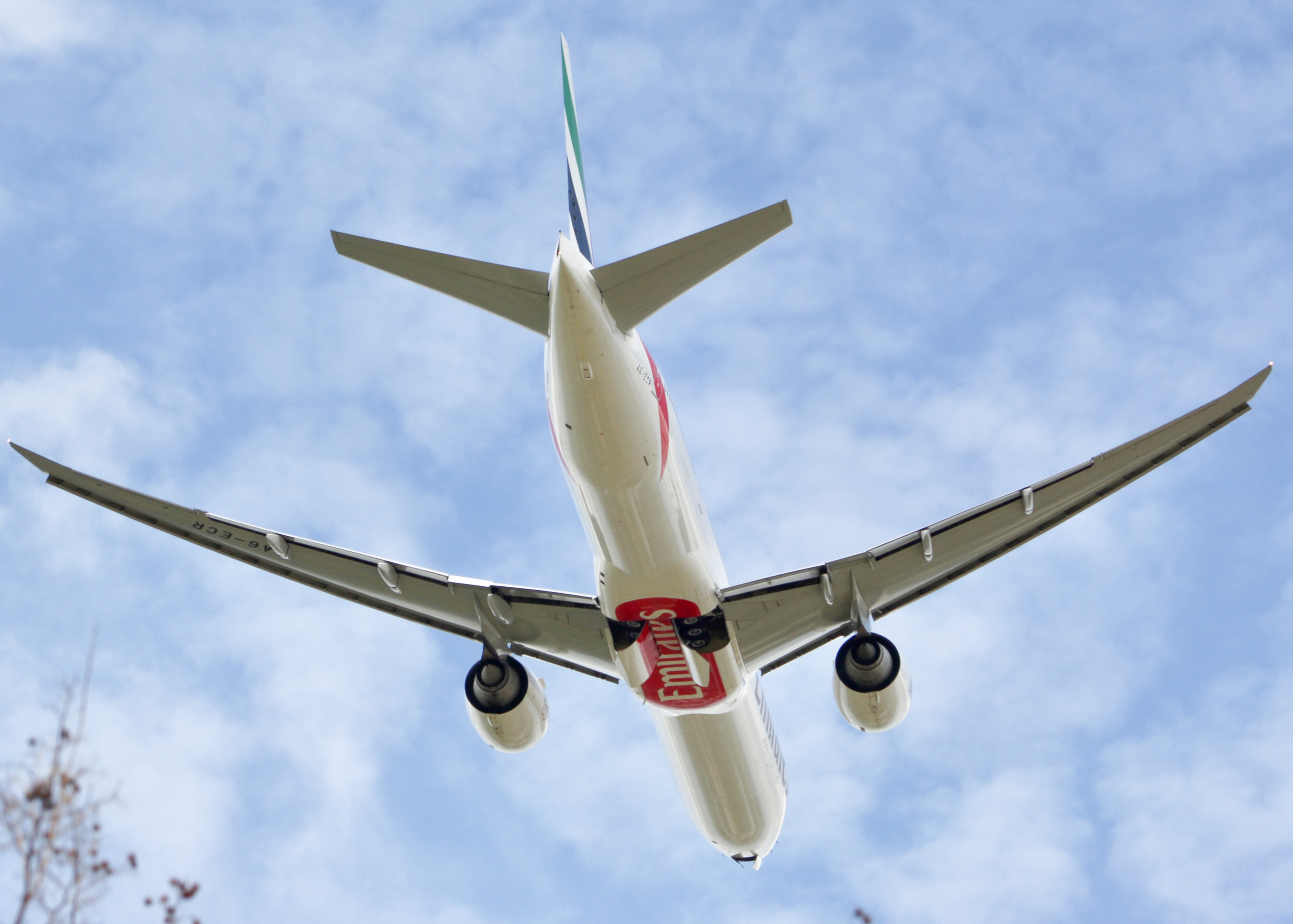 Full size: Emirates Boeing 777-300ER A6-ECR at Orlando International Airport