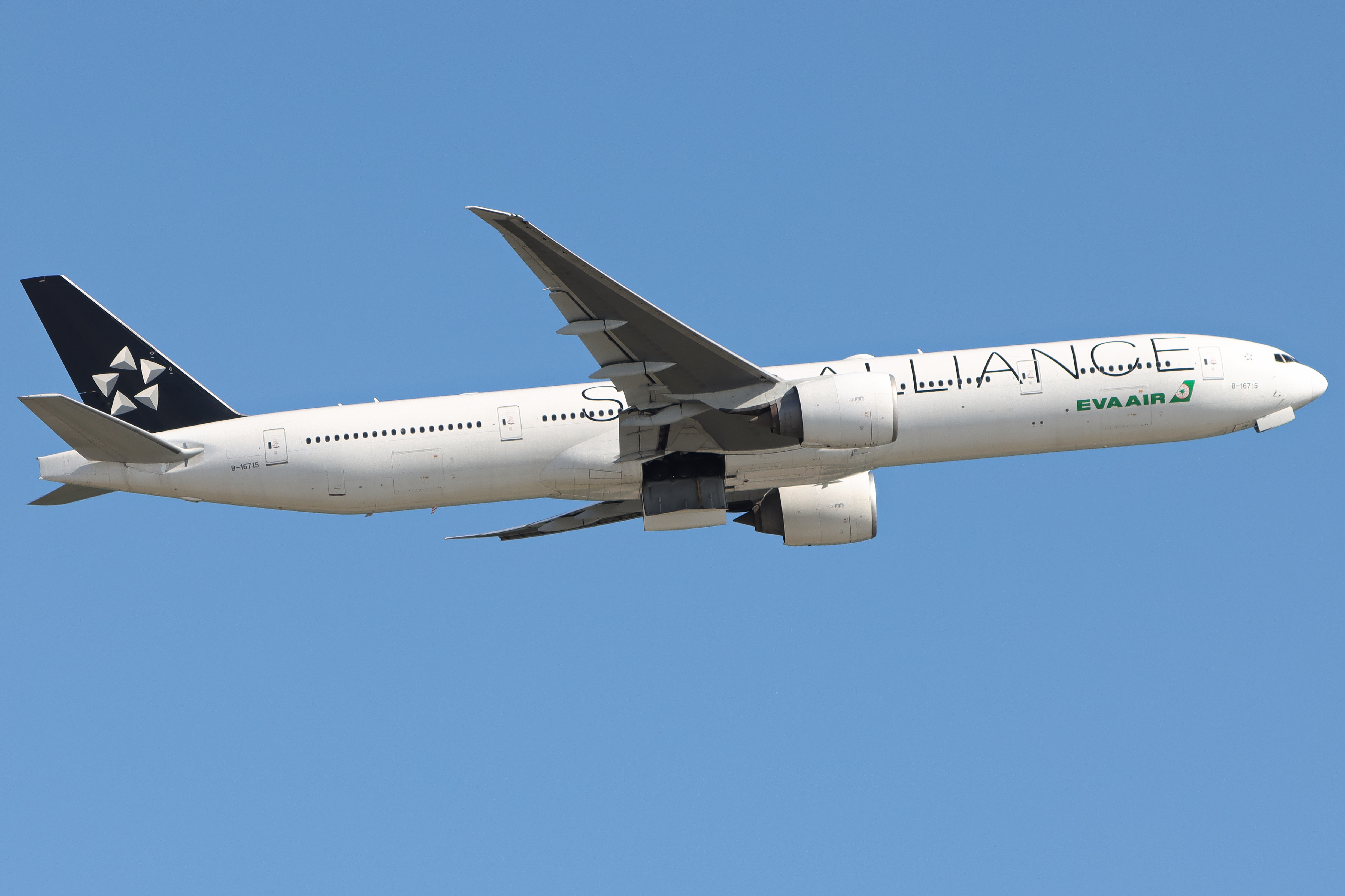 Full size: EVA Air Boeing 777-300ER B-16715 at Hong Kong International Airport