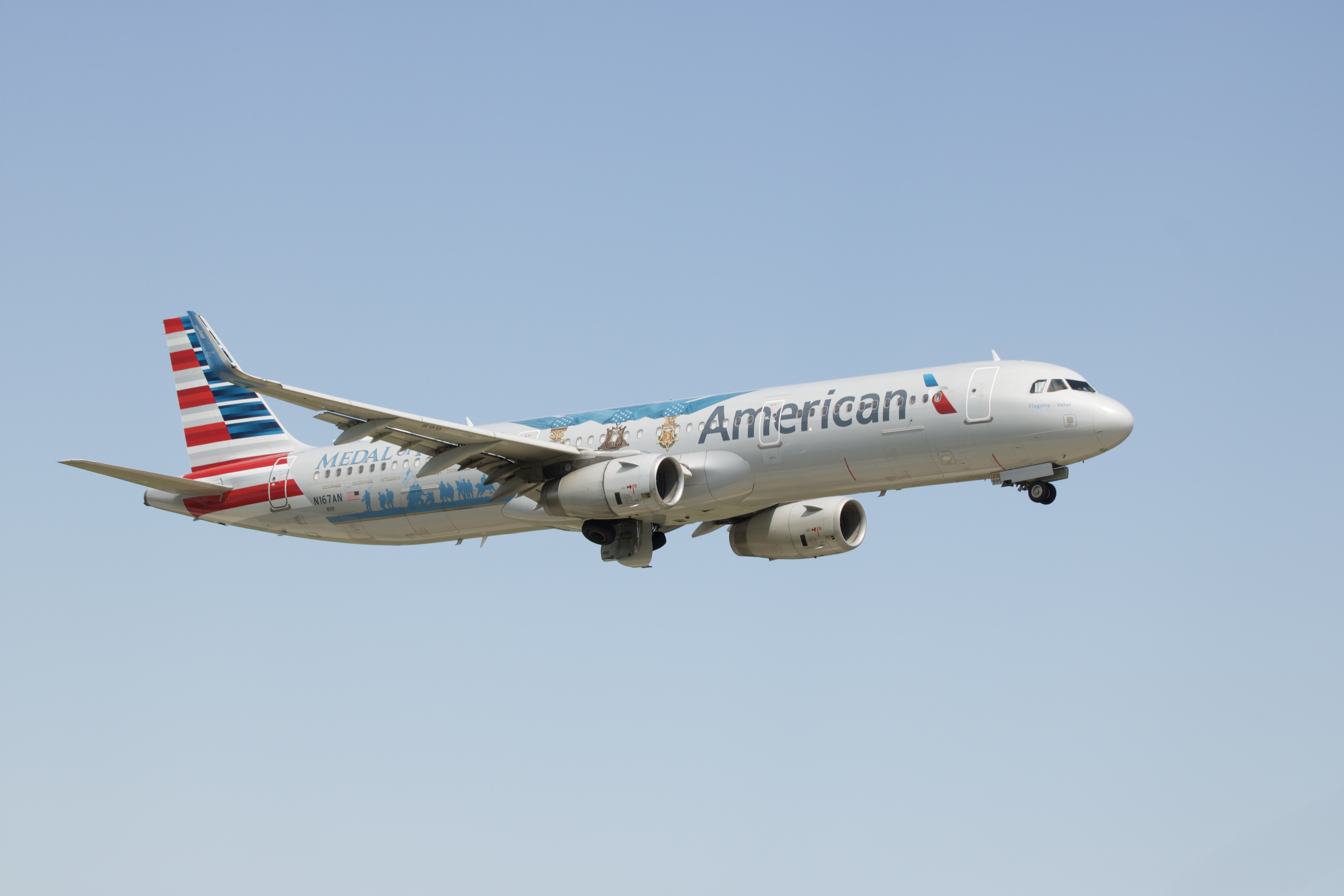 Full size: American Airlines Airbus A321-200 N167AN at Wittman Regional Airport