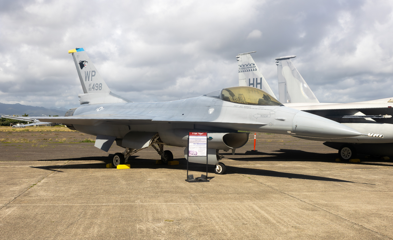 Full size: United States Air Force-USAF General Dynamics F-16A Fighting Falcon 80-0498 at 