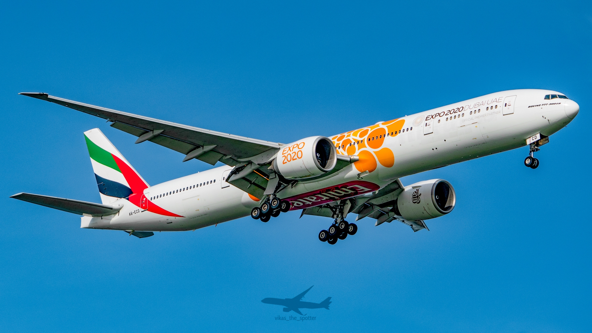 Full size: Emirates Boeing 777-300ER A6-ECD at Singapore-Changi Airport