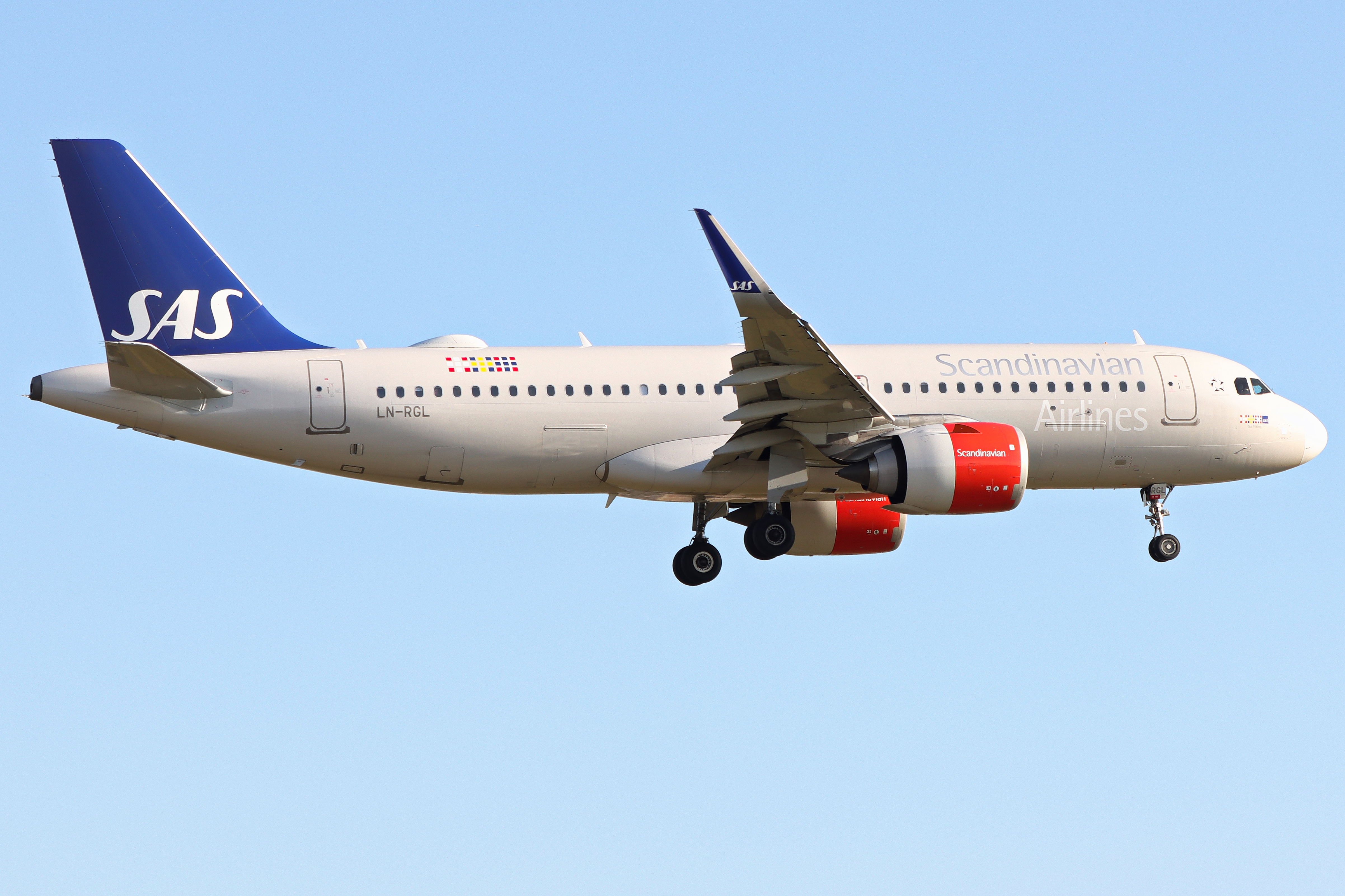 Full size: Scandinavian Airlines Airbus A320NEO LN-RGL at London Heathrow International Airport