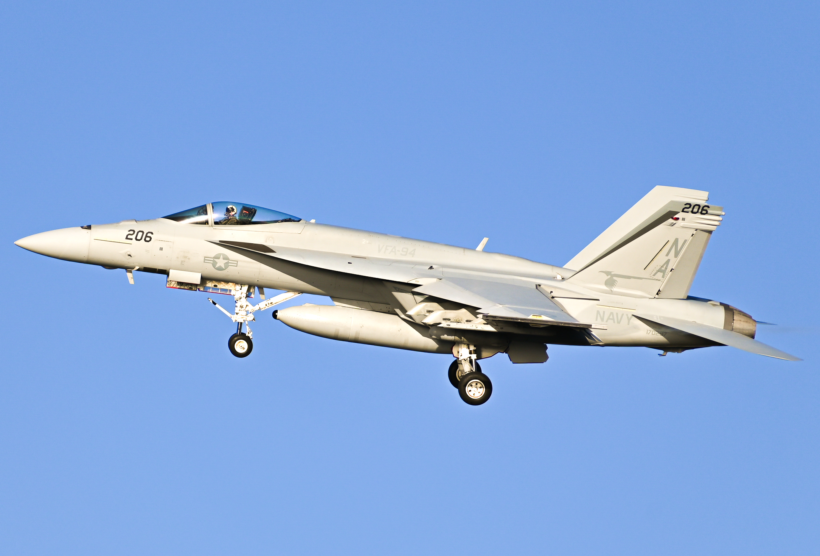 Full size: USN - United States Navy Boeing F/A-18E/F Super Hornet 170297 at North Island NAS