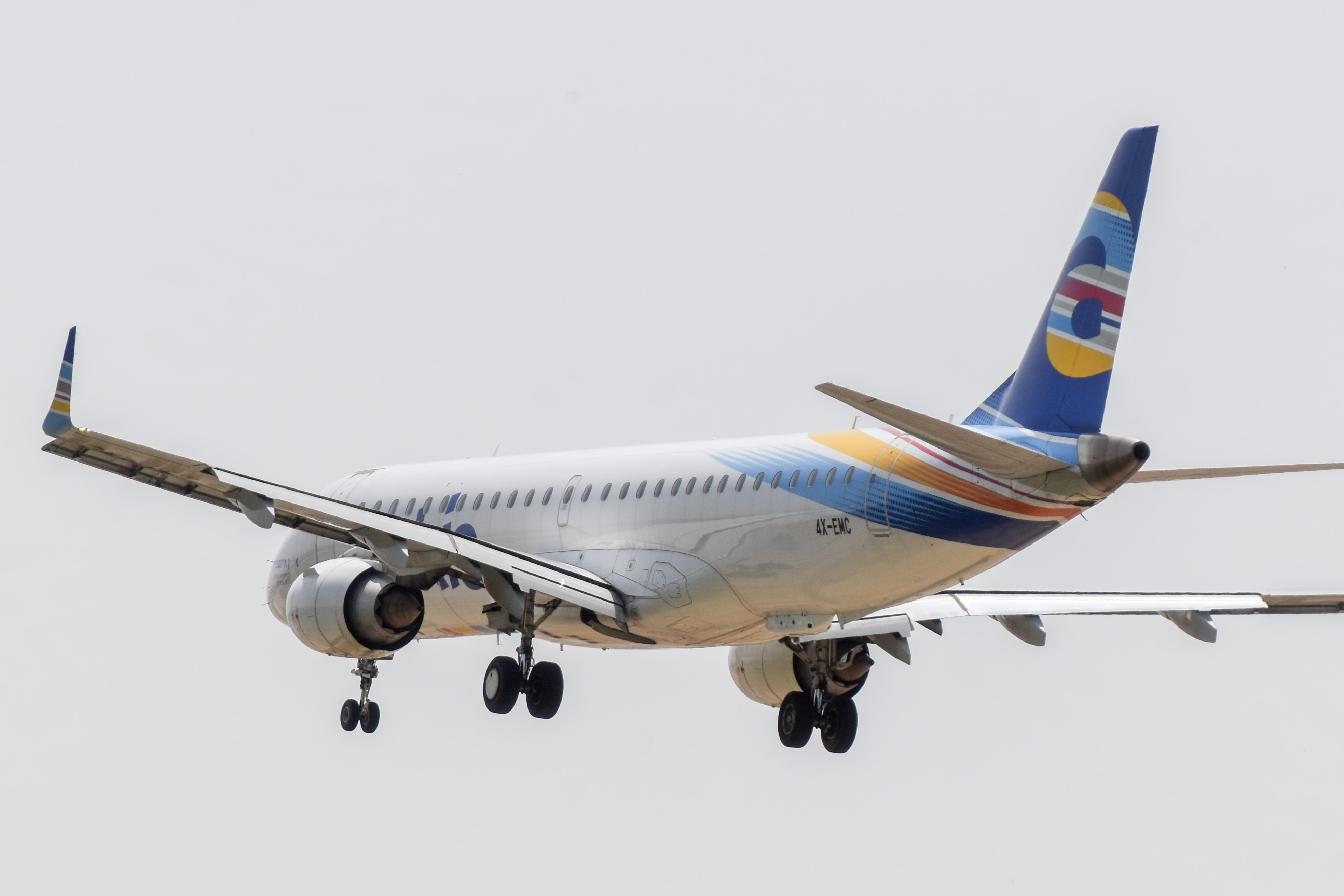 Full size: Arkia Embraer E195AR 4X-EMC at Tel Aviv-Ben Gurion Airport