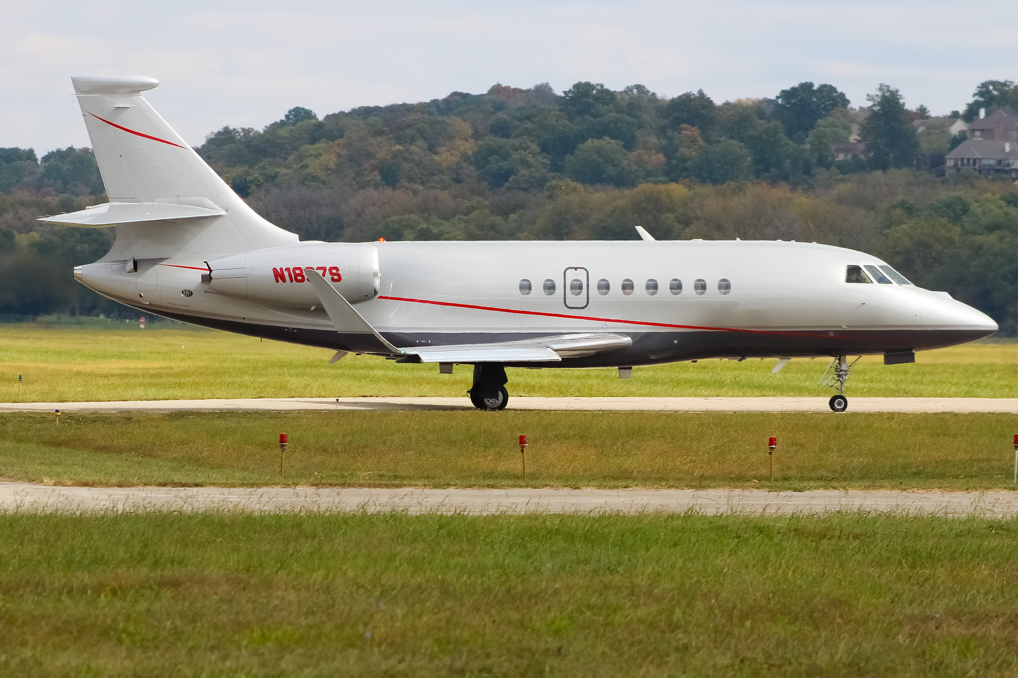Full size: PRIVATE  Dassault Falcon 2000EX N1879S at Cincinnati Municipal Airport/Lunken Field