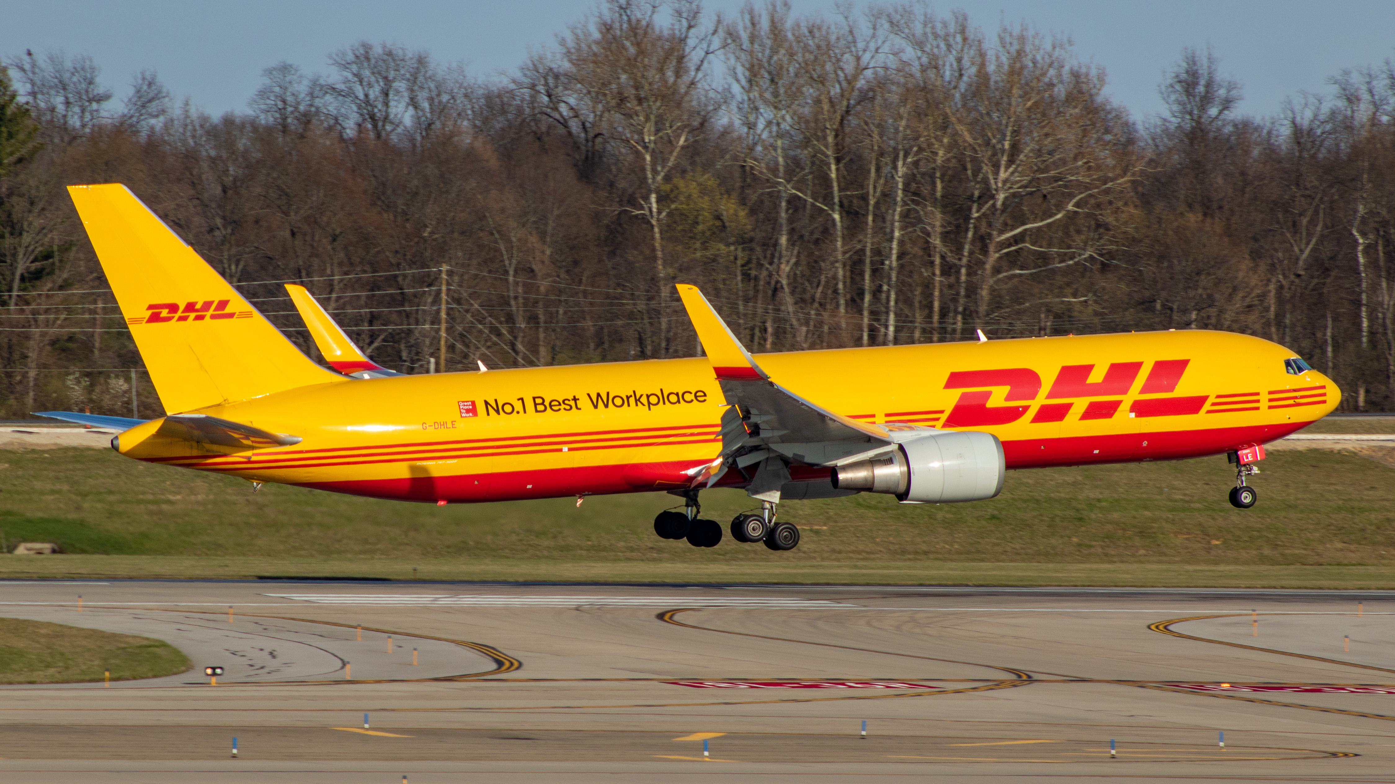Full size: DHL Boeing 767-300F G-DHLE at Cincinnati/Northern Kentucky International Airport