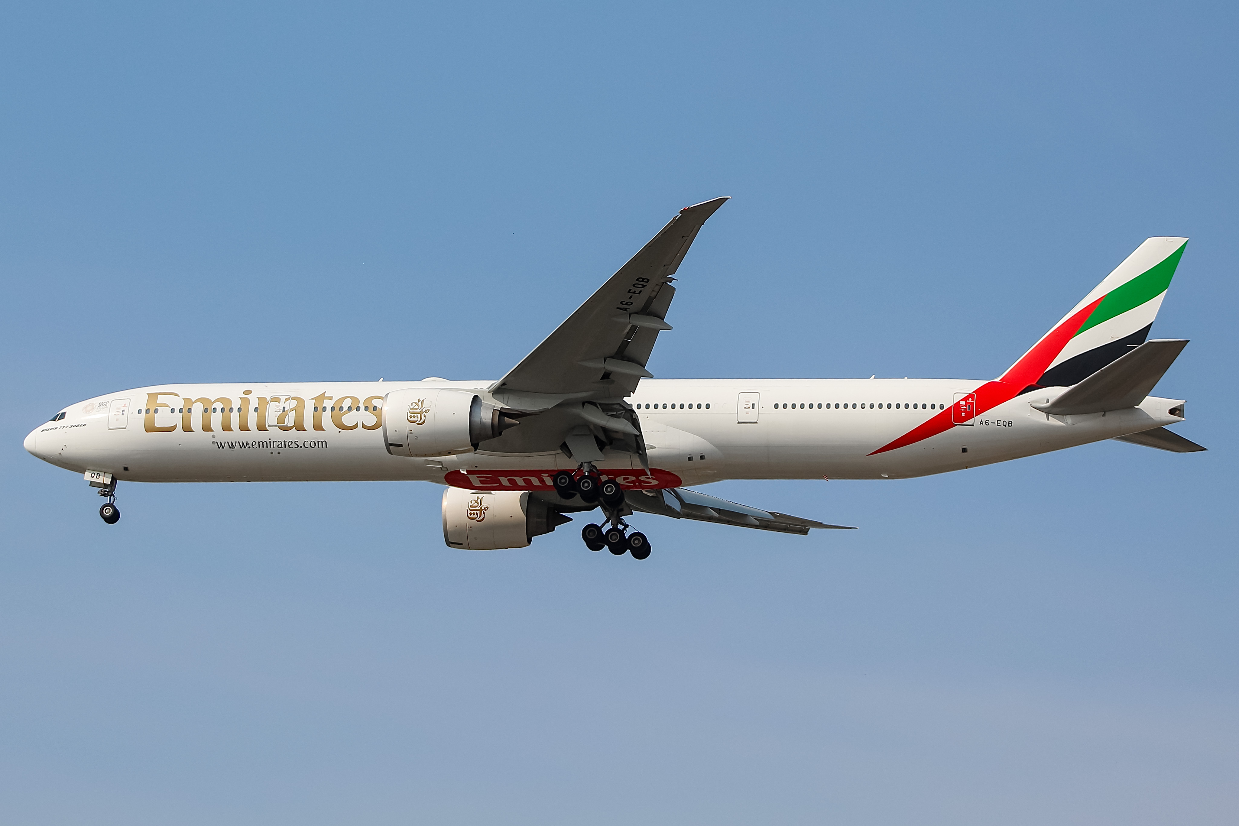 Full size: Emirates Boeing 777-300ER A6-EQB at Chicago O'Hare International Airport