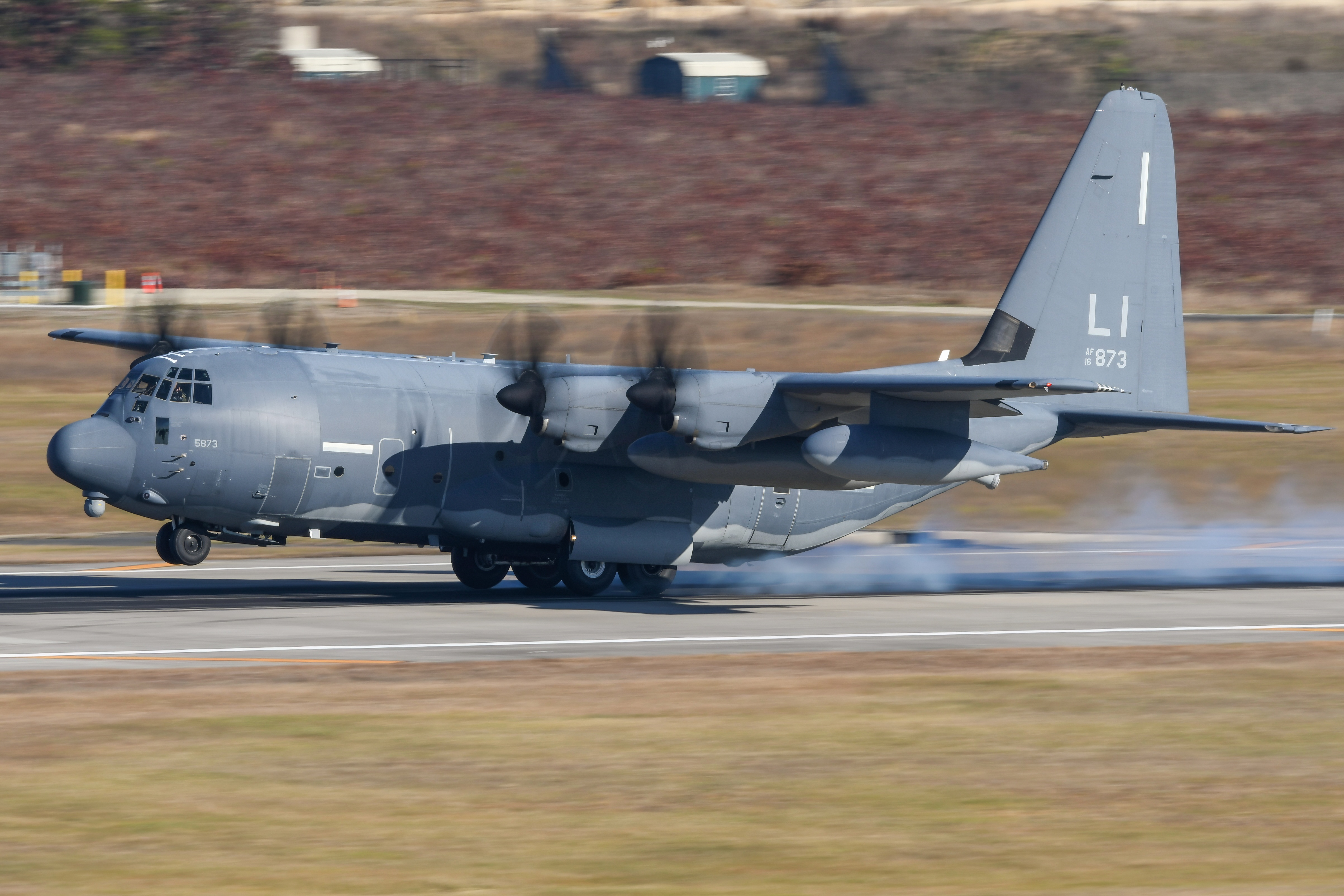 Full size: USAF - United States Air Force Lockheed C-130J Hercules 16-5873 at Atlantic City International Airport
