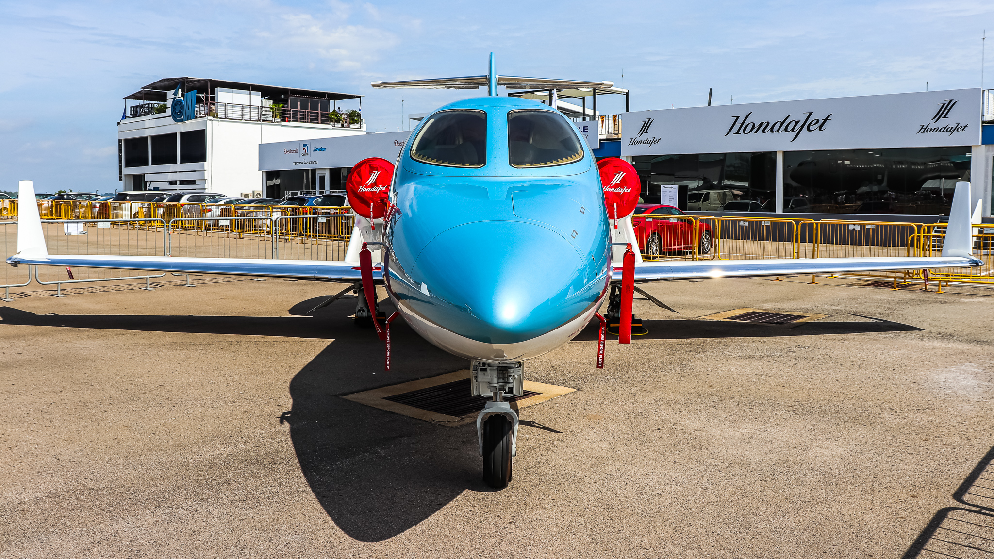 Full size: Honda Aviation Honda HA-420 HondaJet Elite N271BB at Singapore-Changi Airport