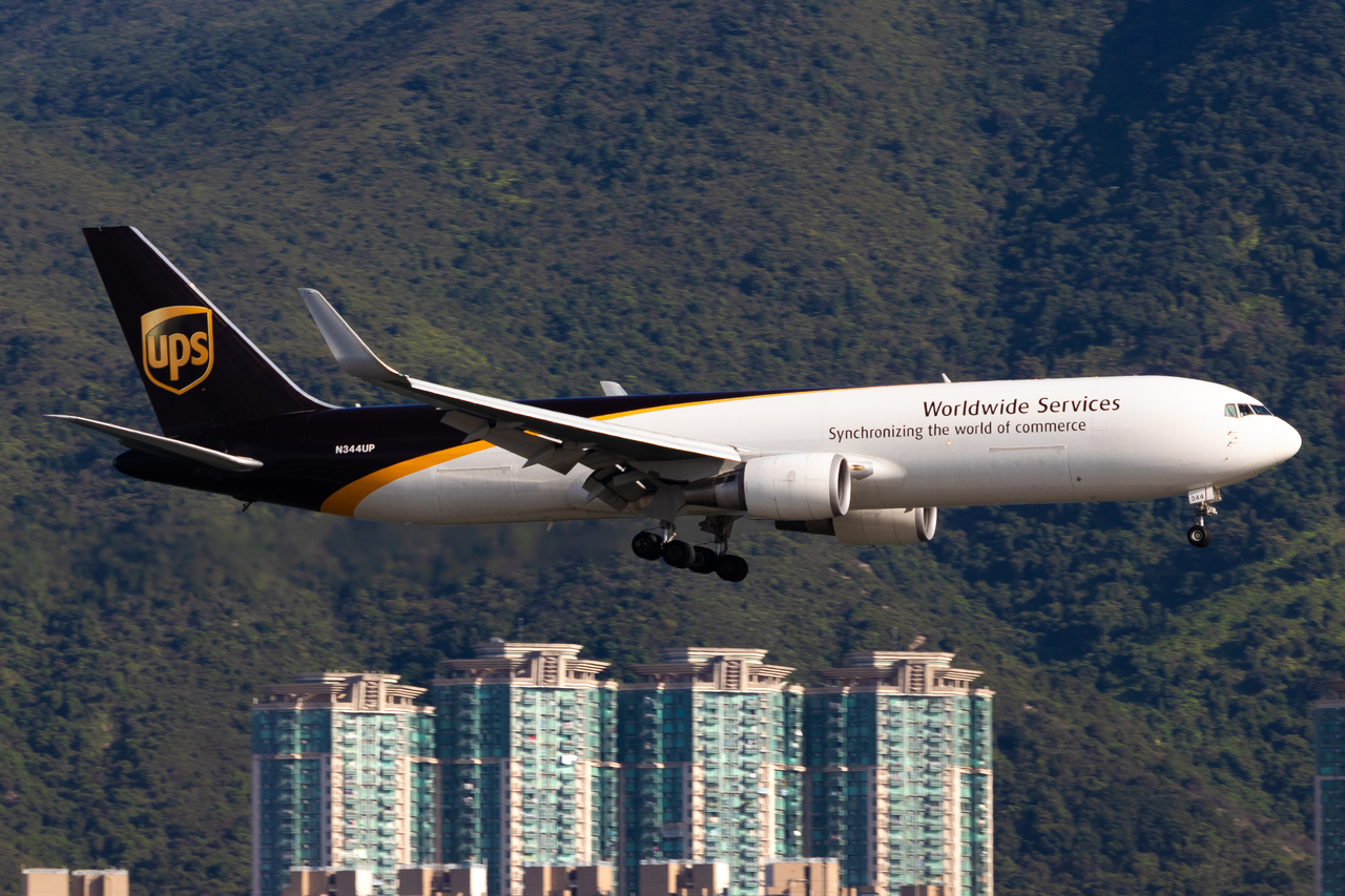 Full size: United Parcel Service Boeing 767-300F N344UP at Hong Kong International Airport