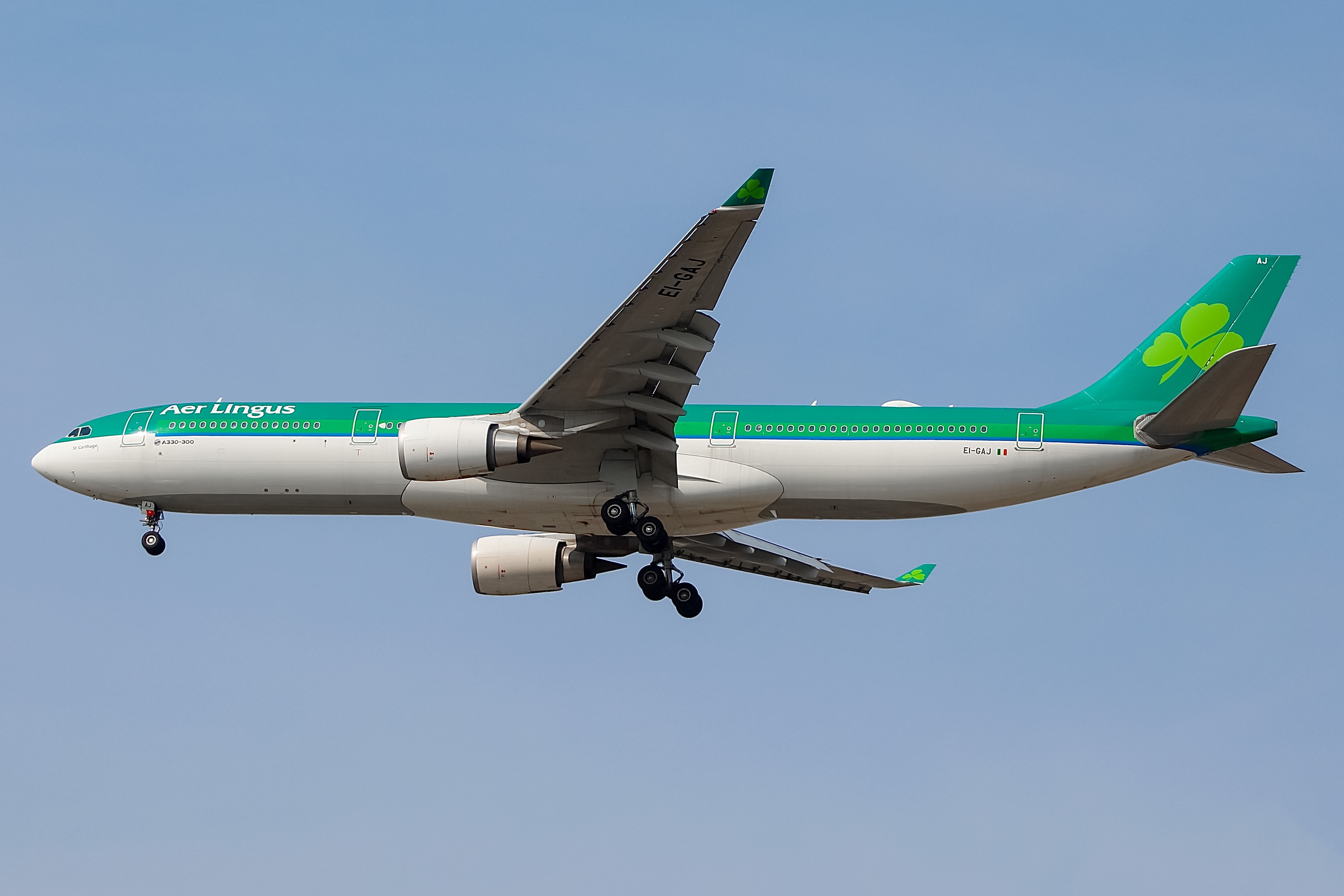 Full size: Aer Lingus Airbus A330-300 EI-GAJ at Chicago O'Hare International Airport