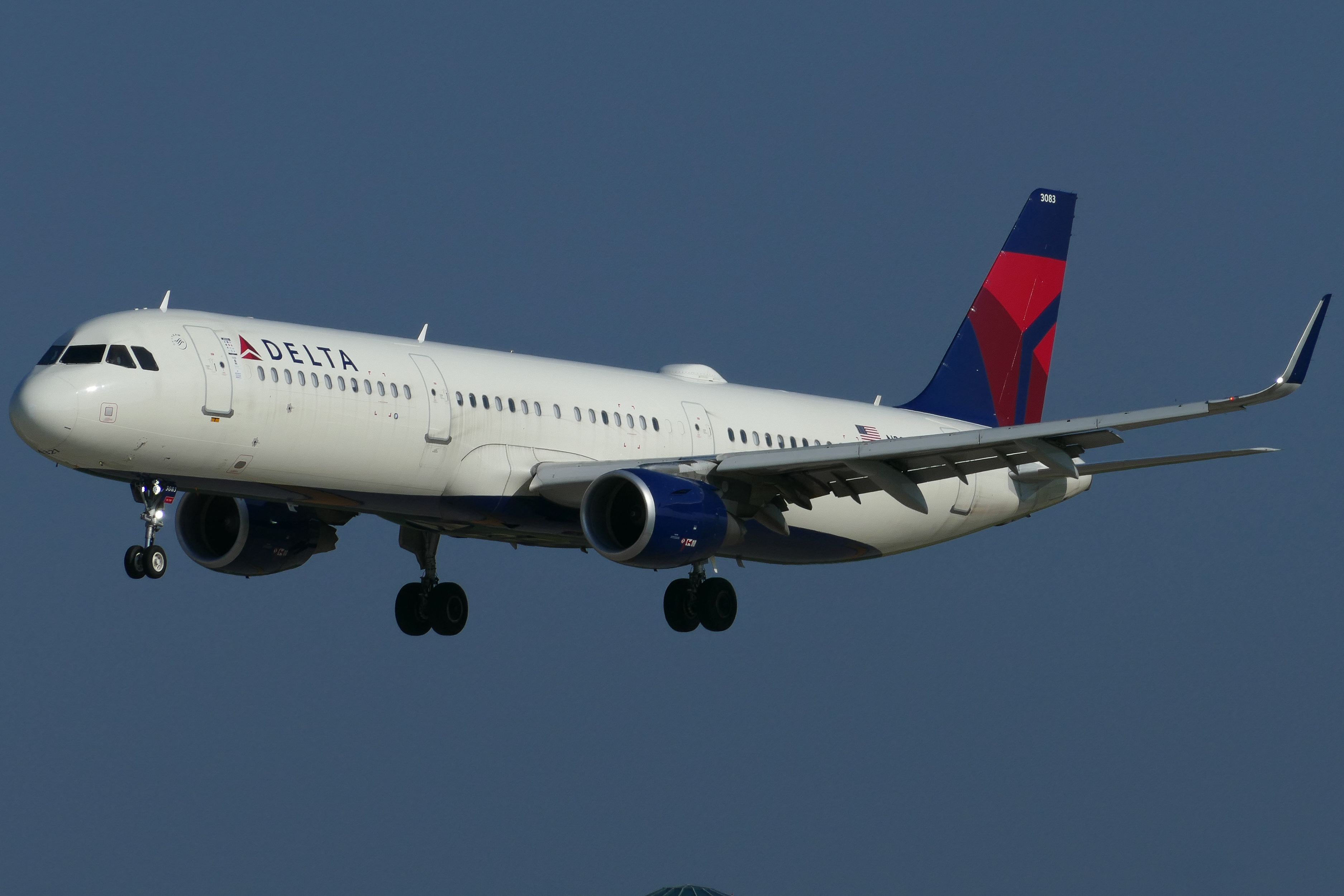 Full size: Delta Airlines Airbus A321-200 N383DZ at Austin-Bergstrom International Airport