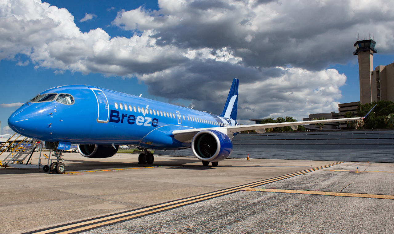 Full size: Breeze Airways Airbus A220-300 N206BZ at Tampa International Airport