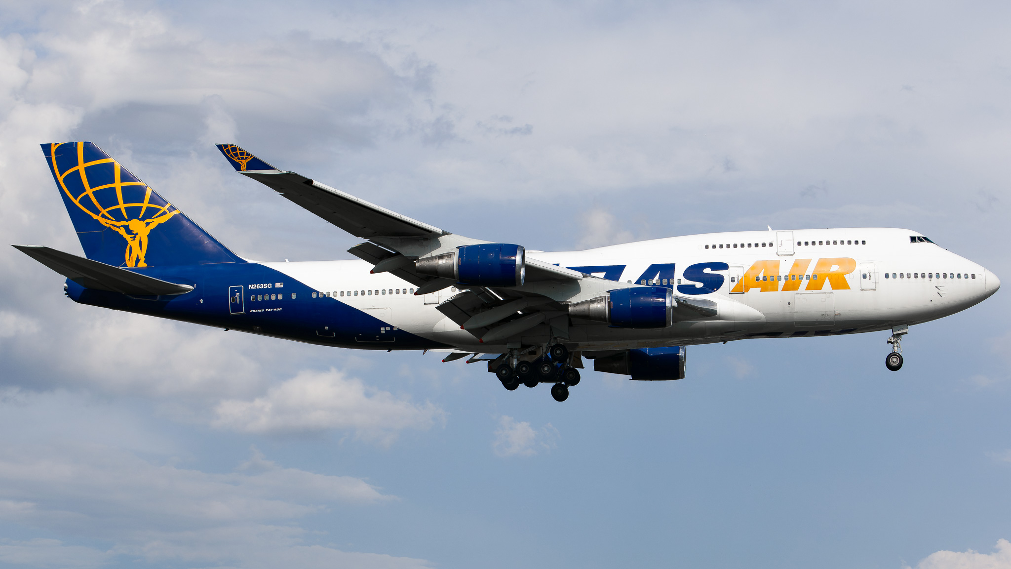 Full size: Atlas Air Boeing 747-400 N263SG at Tampa International Airport