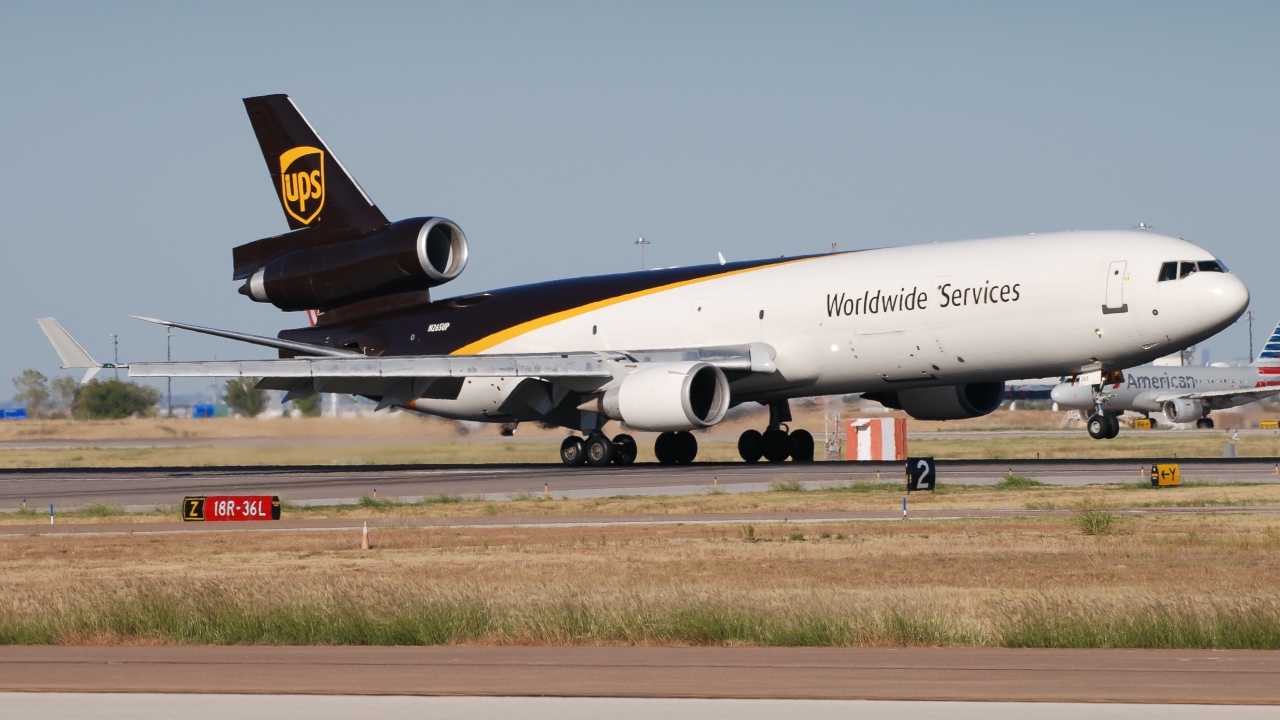 Full size: United Parcel Service McDonnell Douglas MD-11F N265UP at Dallas-Fort Worth International Airport