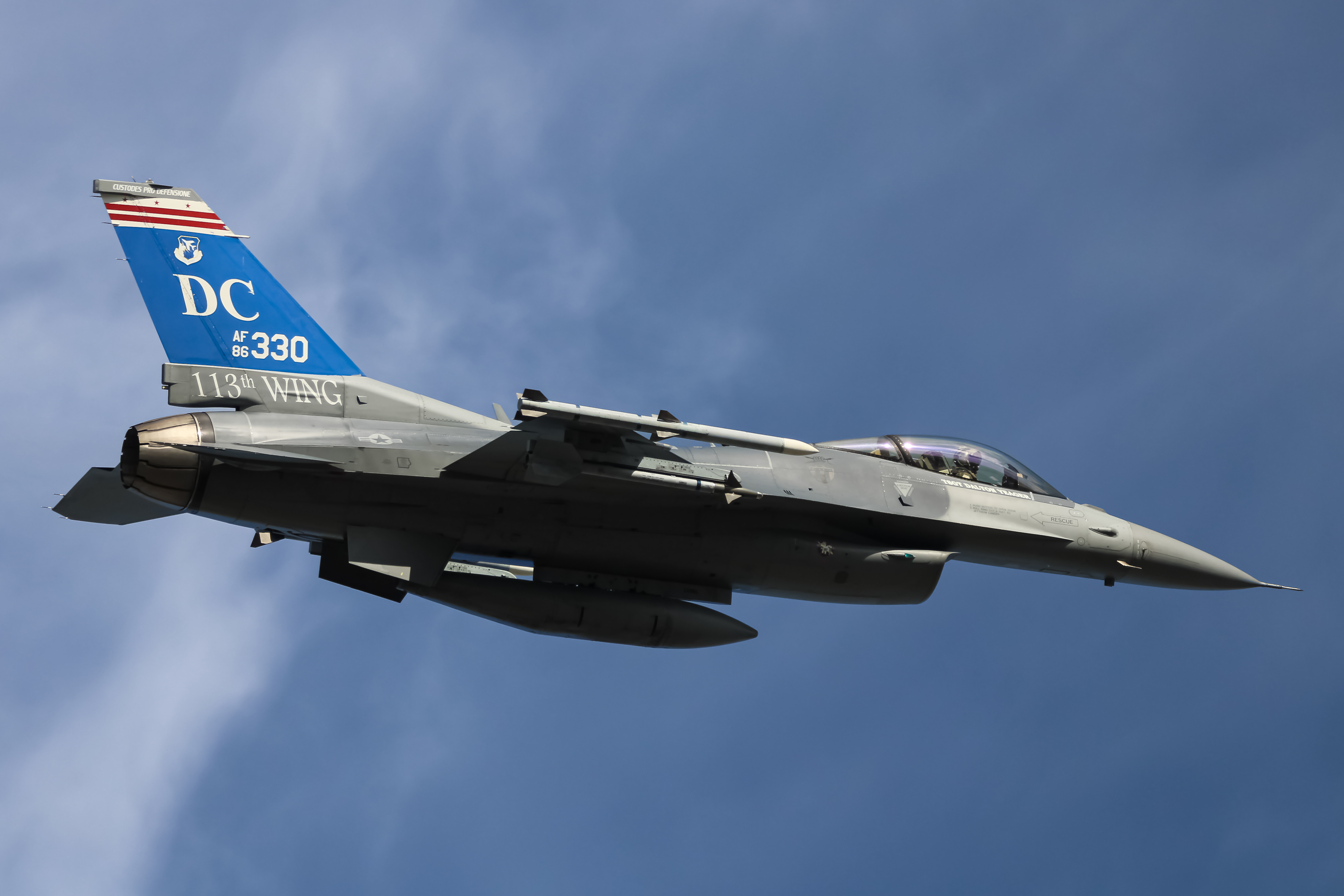 Full size: USAF - United States Air Force General Dynamics F-16 86-0330 at Joint Base Andrews