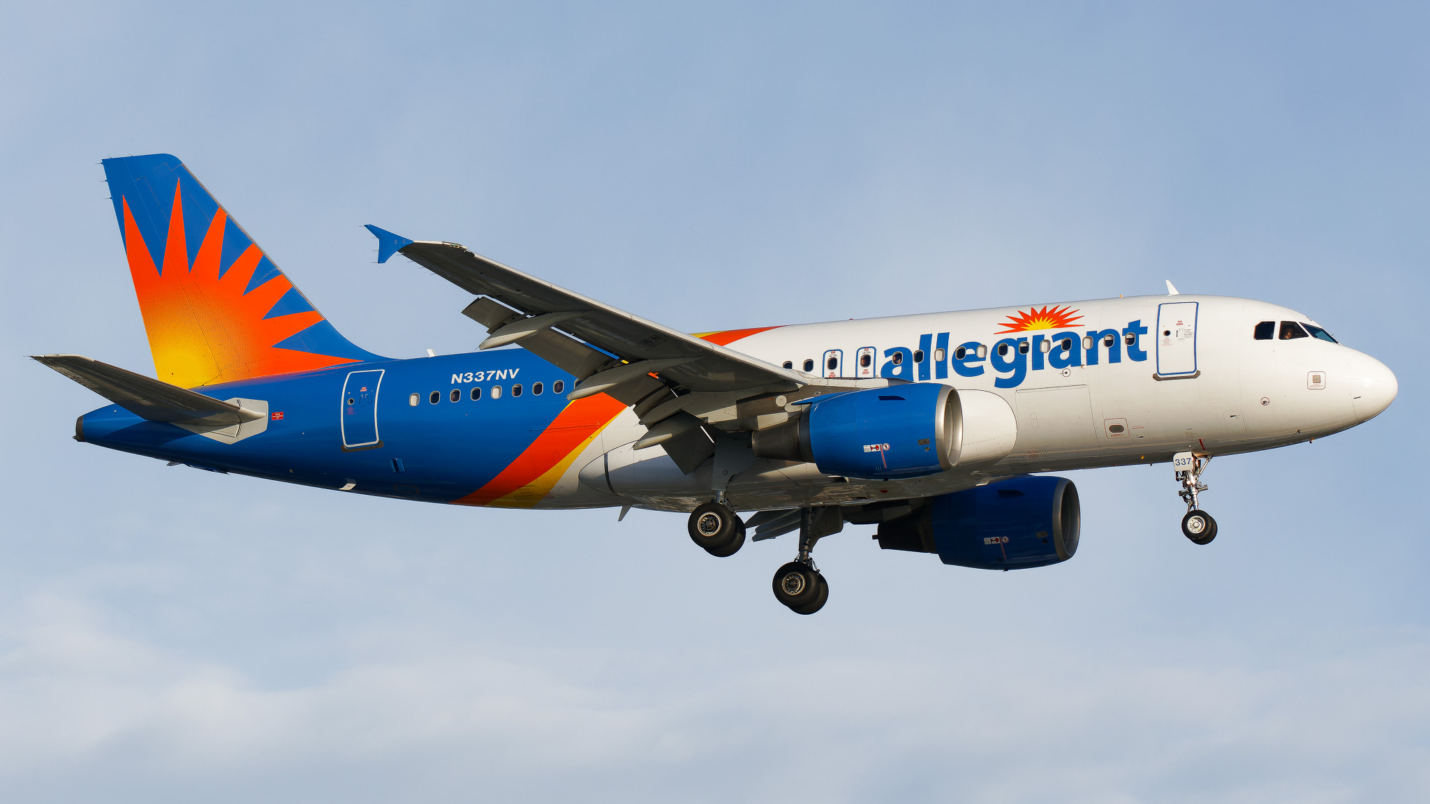 Full size: Allegiant Air A319-111 N337NV at Key West International Airport