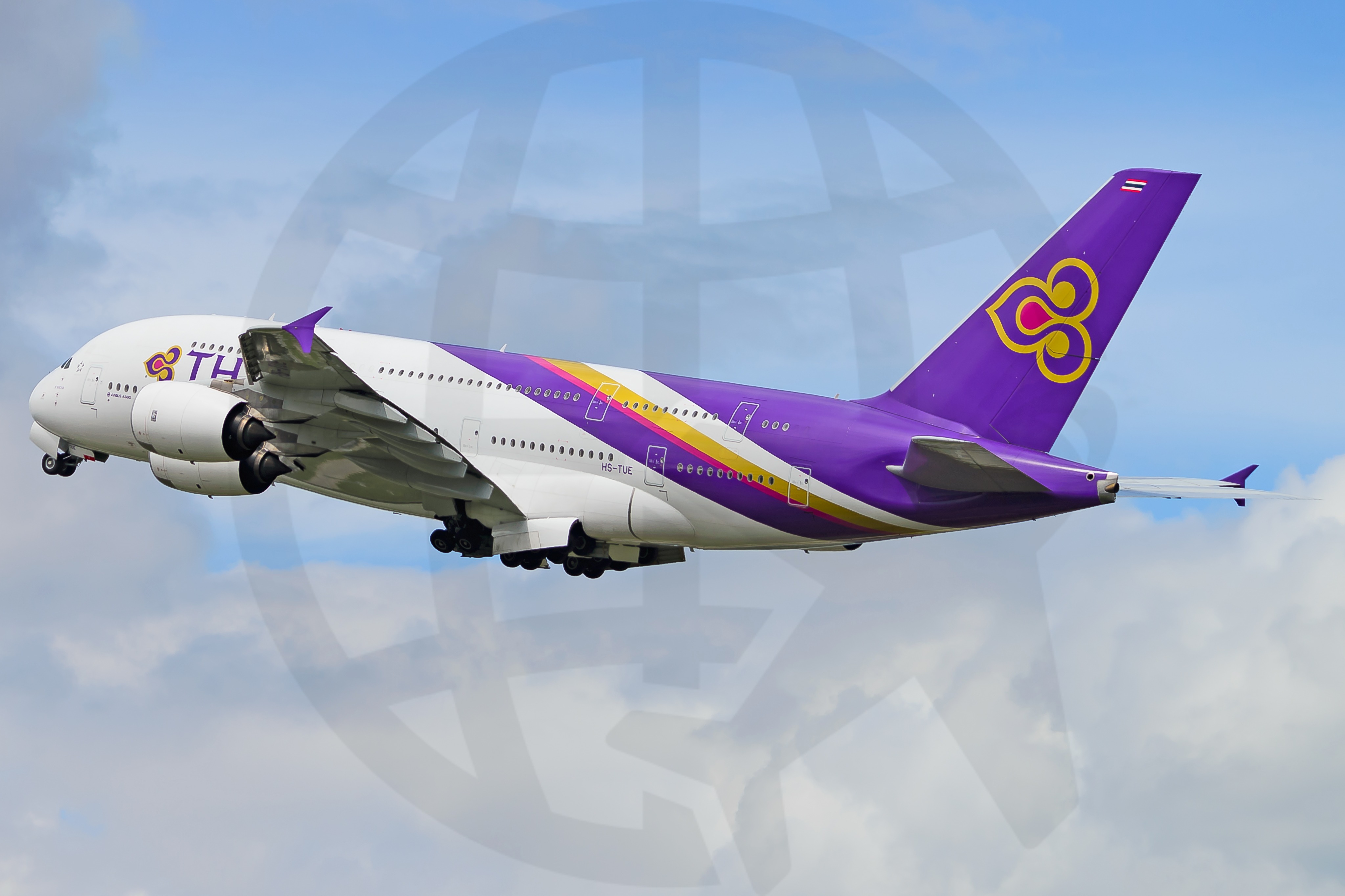 Full size: Thai Airways Airbus A380-800 HS-TUE  at London Heathrow International Airport