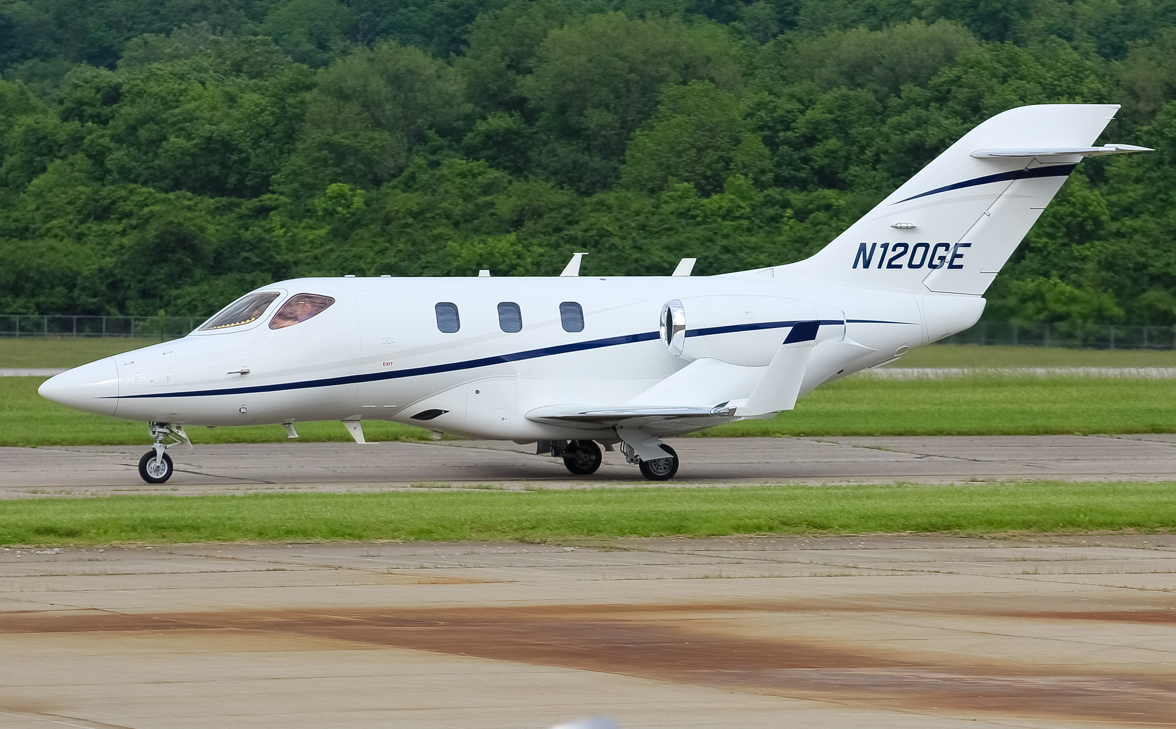 Full size: PRIVATE Honda HA-420 HondaJet N120GE at Cincinnati Municipal Airport/Lunken Field