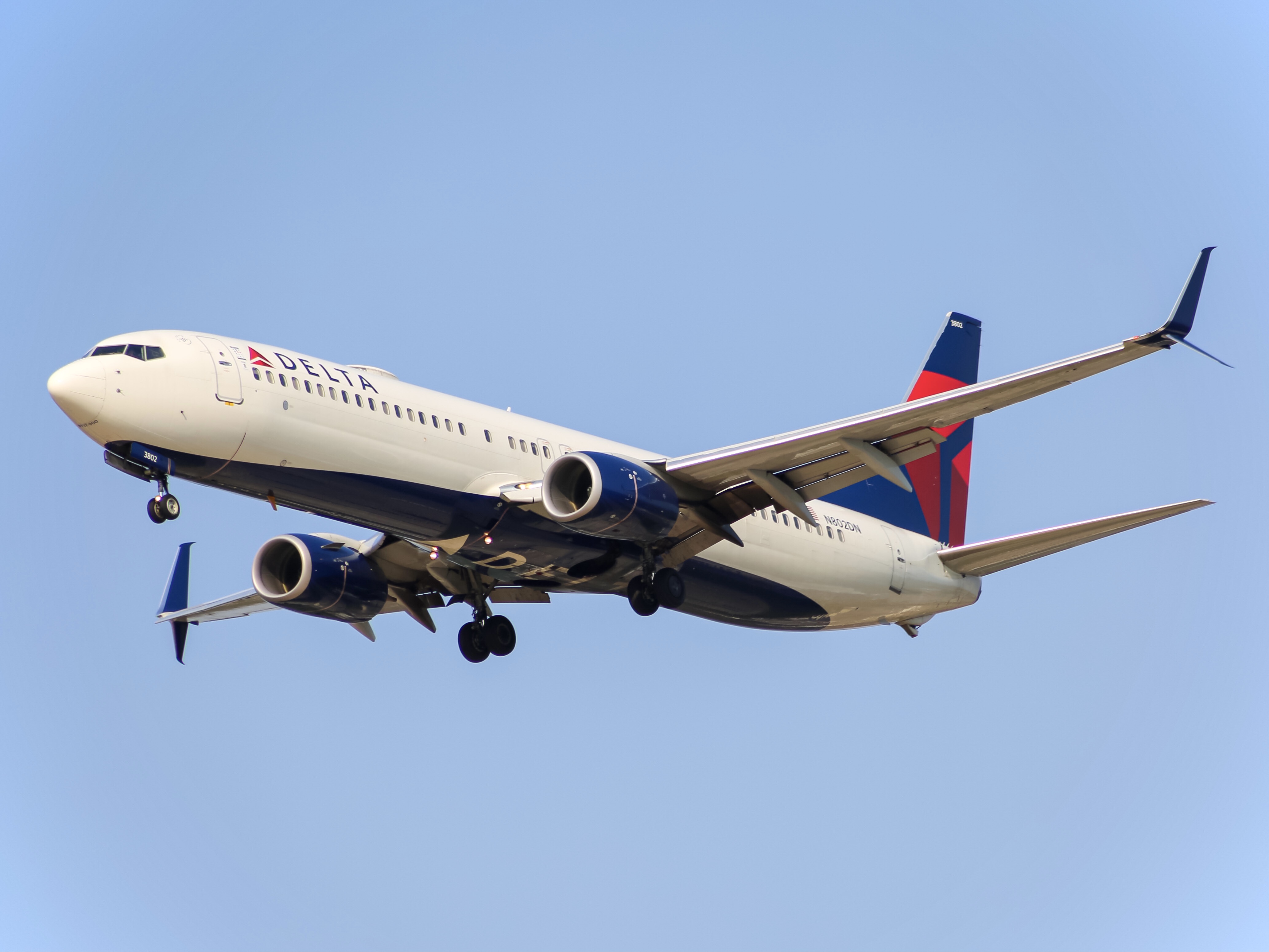 Full size: Delta Airlines Boeing 737-900ER N802DN at Baltimore/Washington International Thurgood Marshall Airport