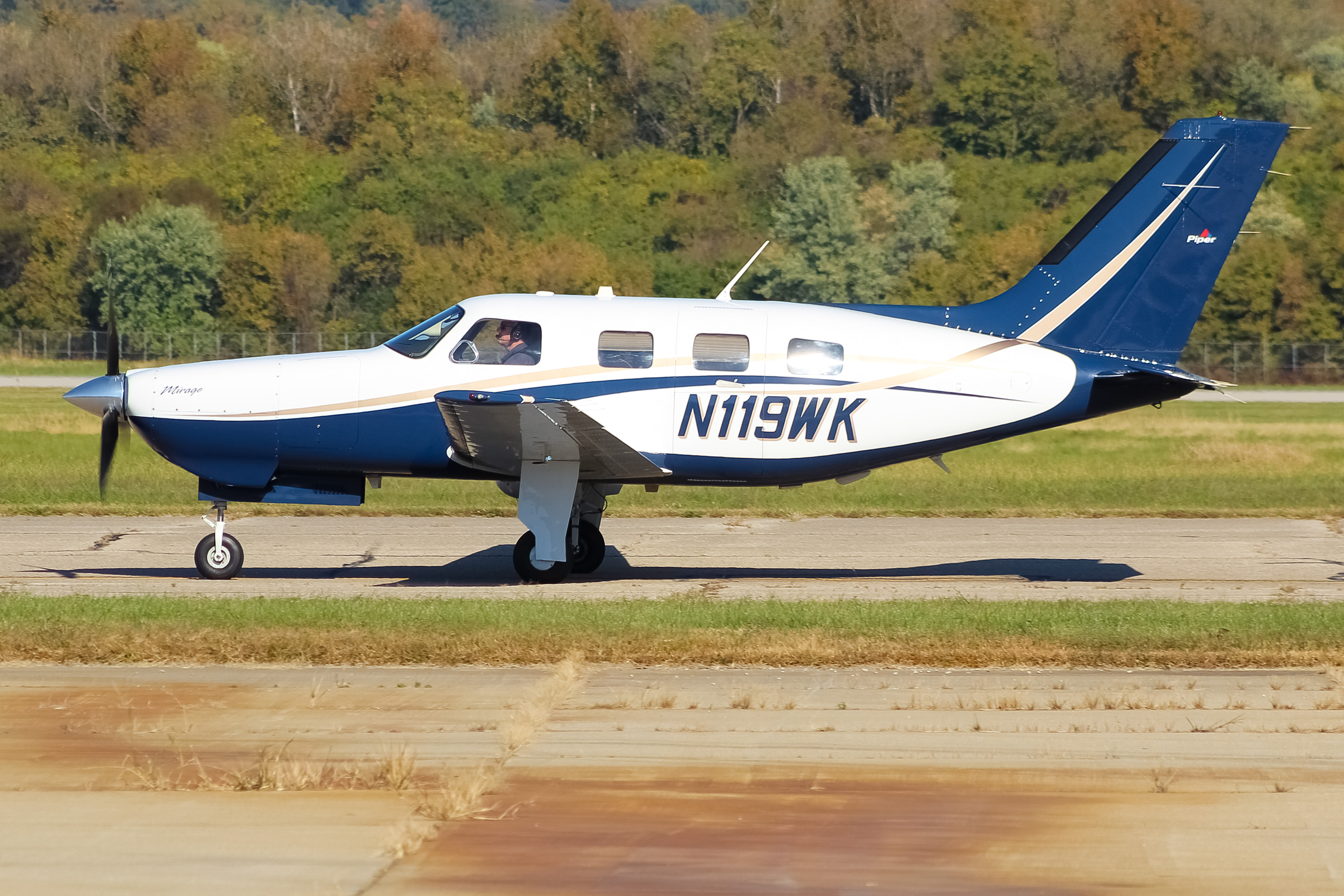 Full size: PRIVATE  Piper PA-46 N119WK at Cincinnati Municipal Airport/Lunken Field
