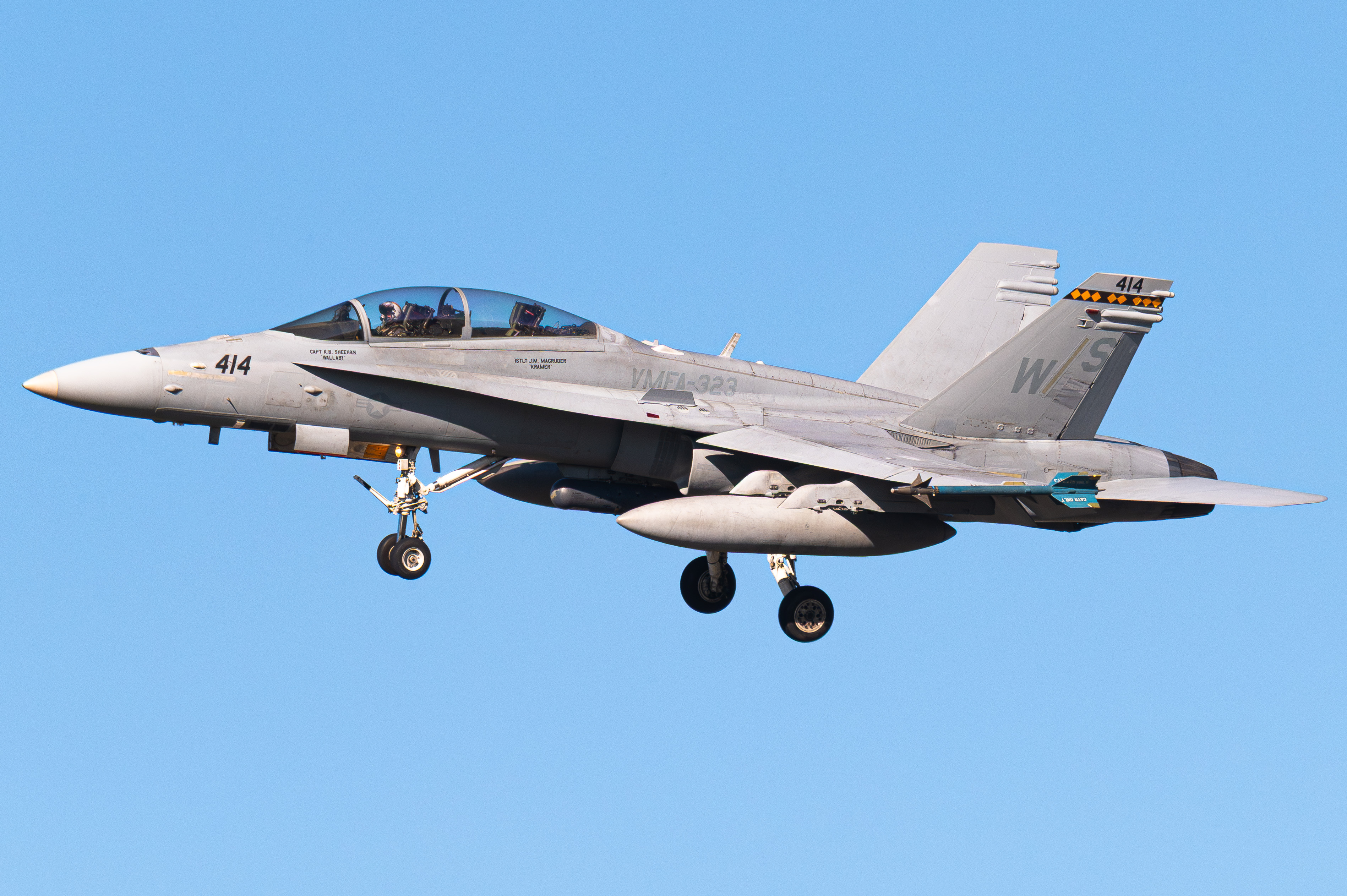 Full size: USMC - United States Marine Corp McDonnel Douglas F/A-18 Hornet 165529 at Miramar MCAS (Joe Foss Field) Airport