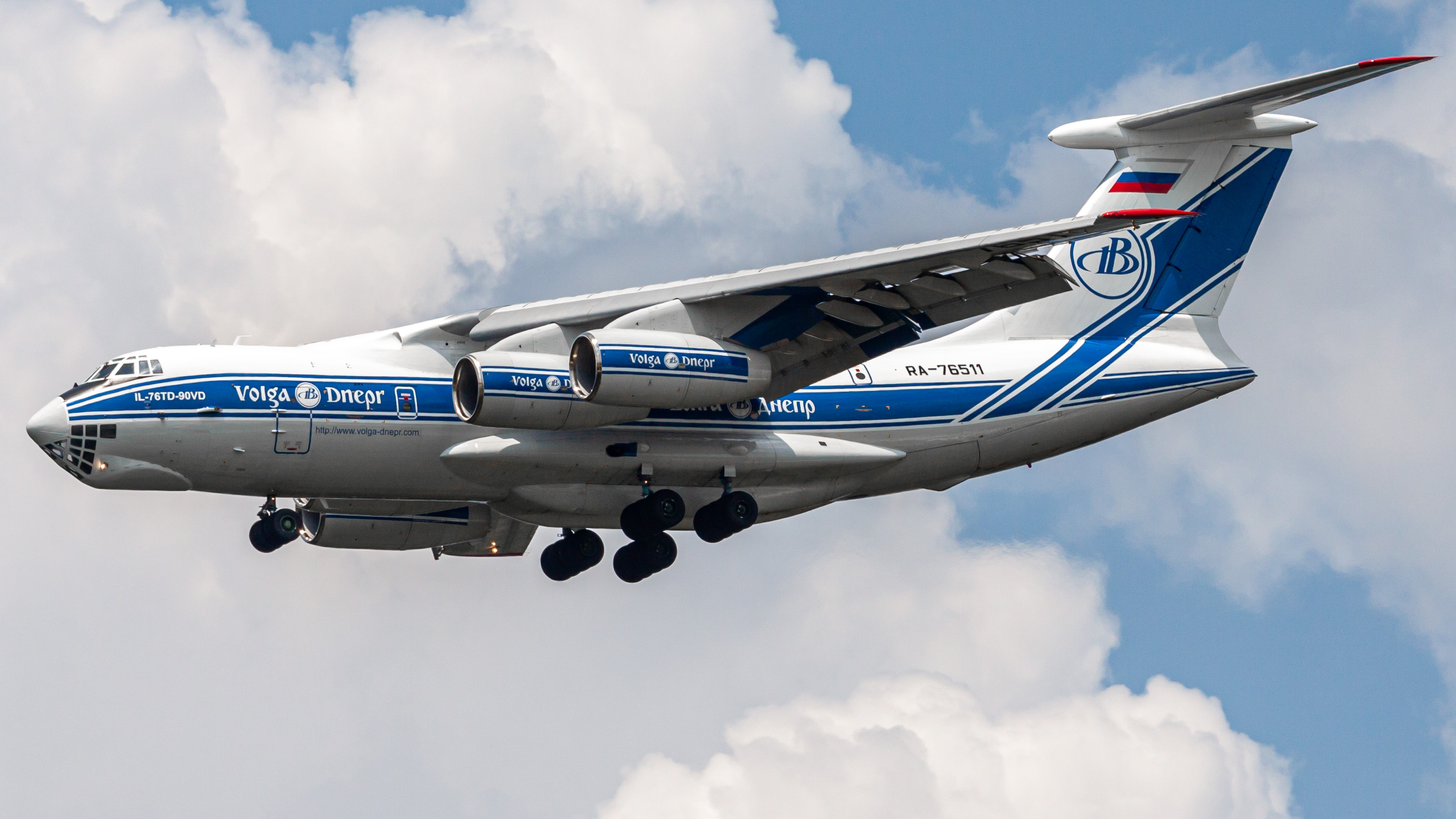 Full size: Volga-Dnepr Airlines Ilyushin IL-76 RA-76511 at Houston-George Bush Intercontinental Airport