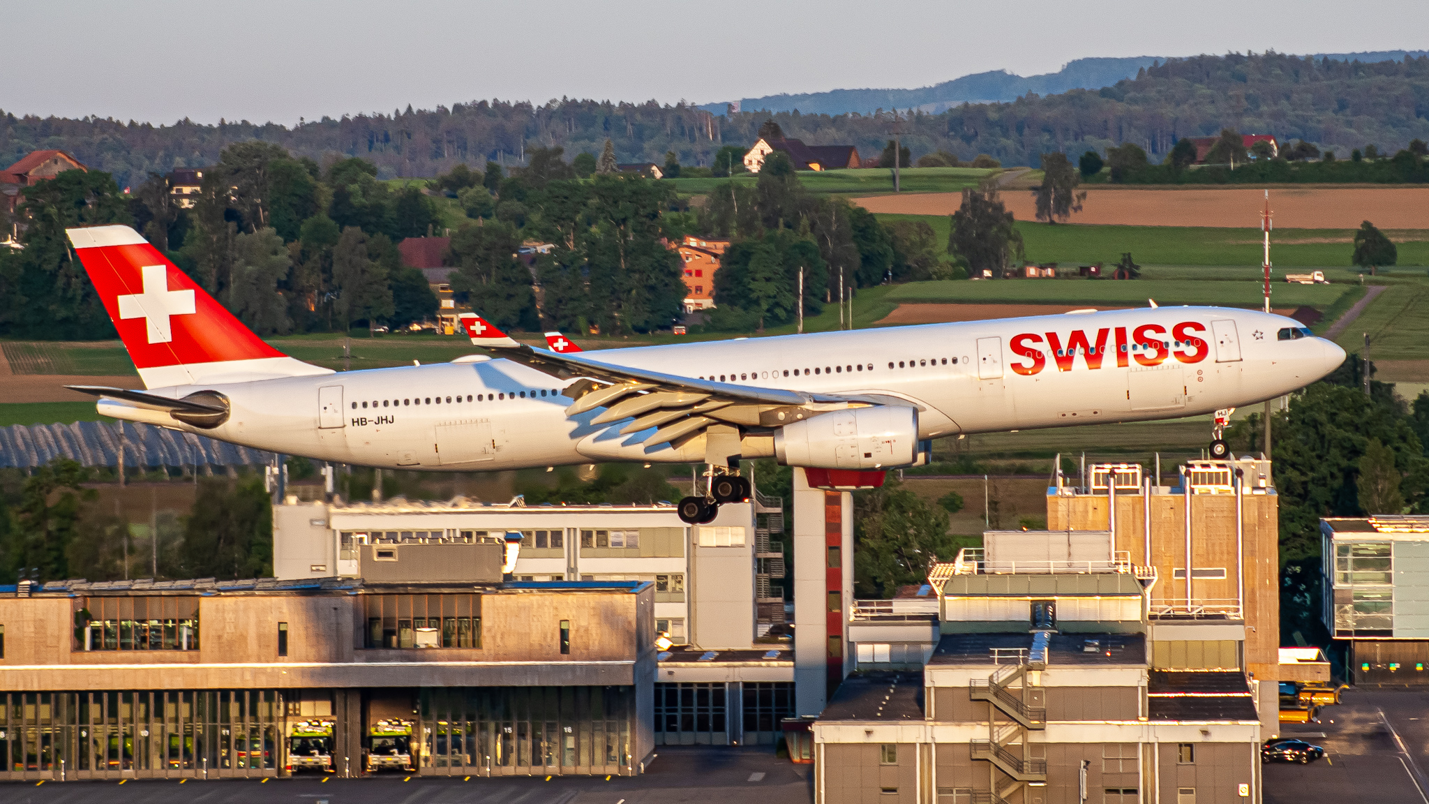 Full size: Swiss International Air Lines Airbus A330-300 HB-JHJ at Zurich-Kloten Airport