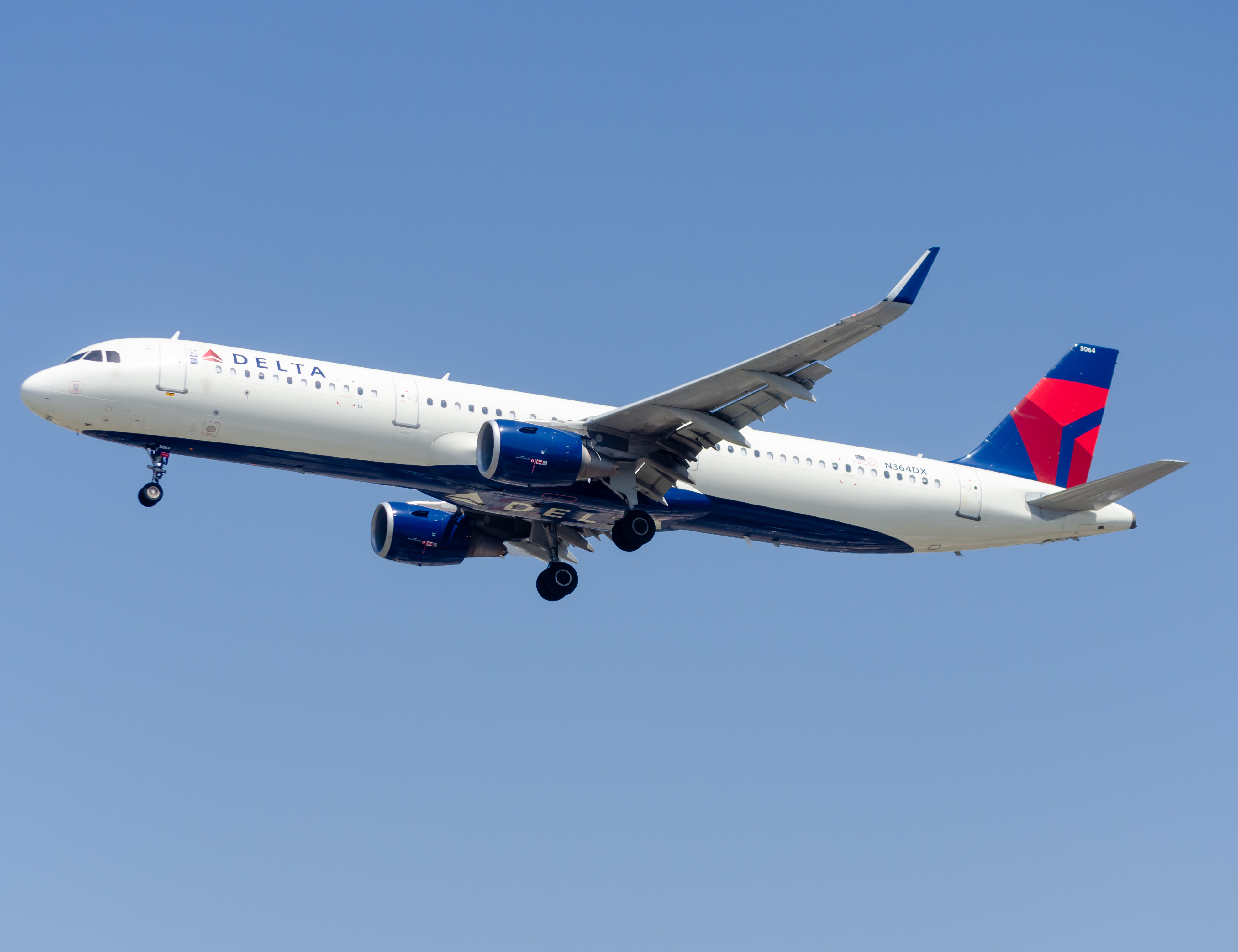 Full size: Delta Airlines Airbus A321-200 N364DX at Los Angeles International Airport