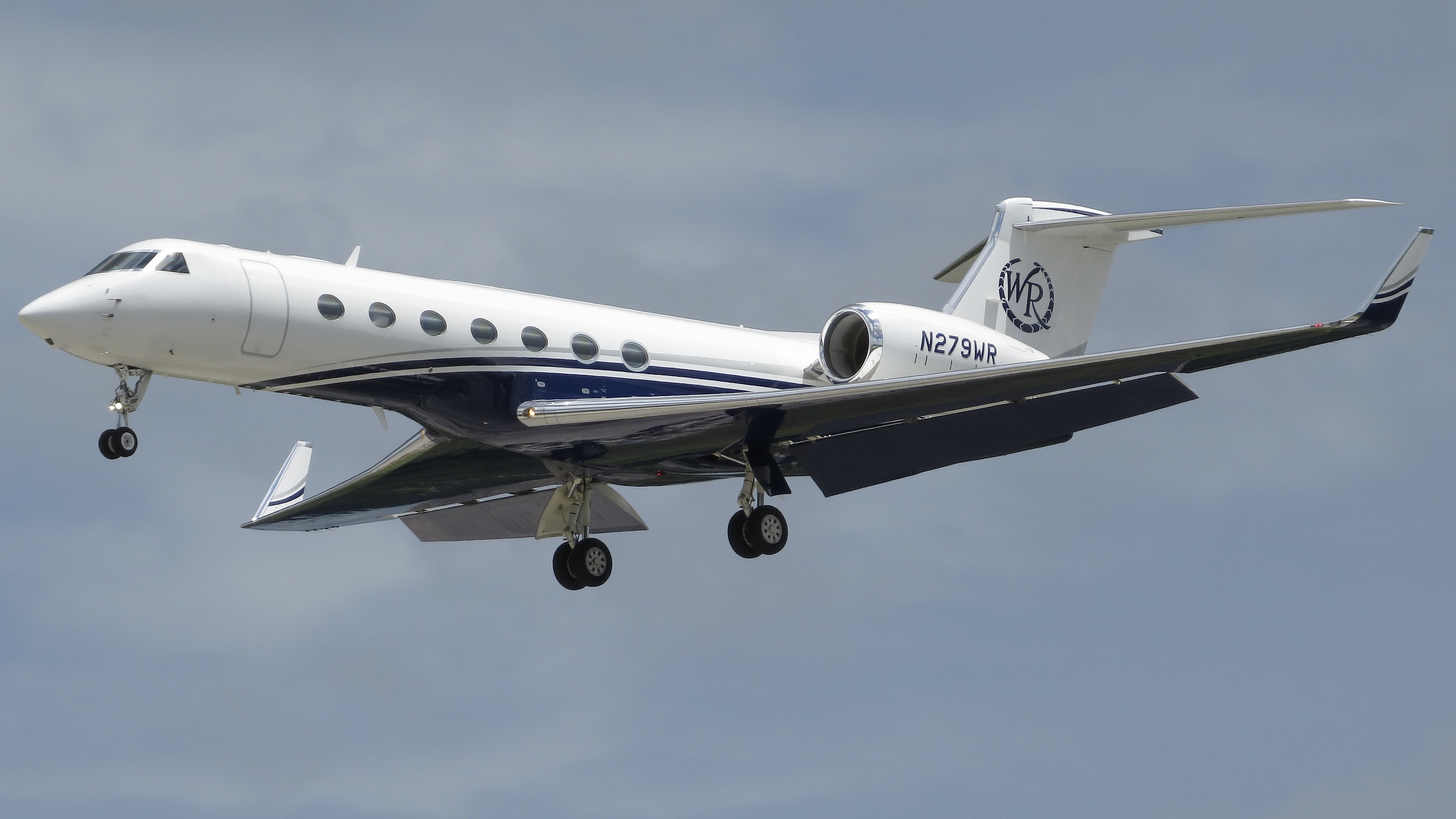 Full size: Westgate Aviation Gulfstream G550 N279WR at Orlando International Airport