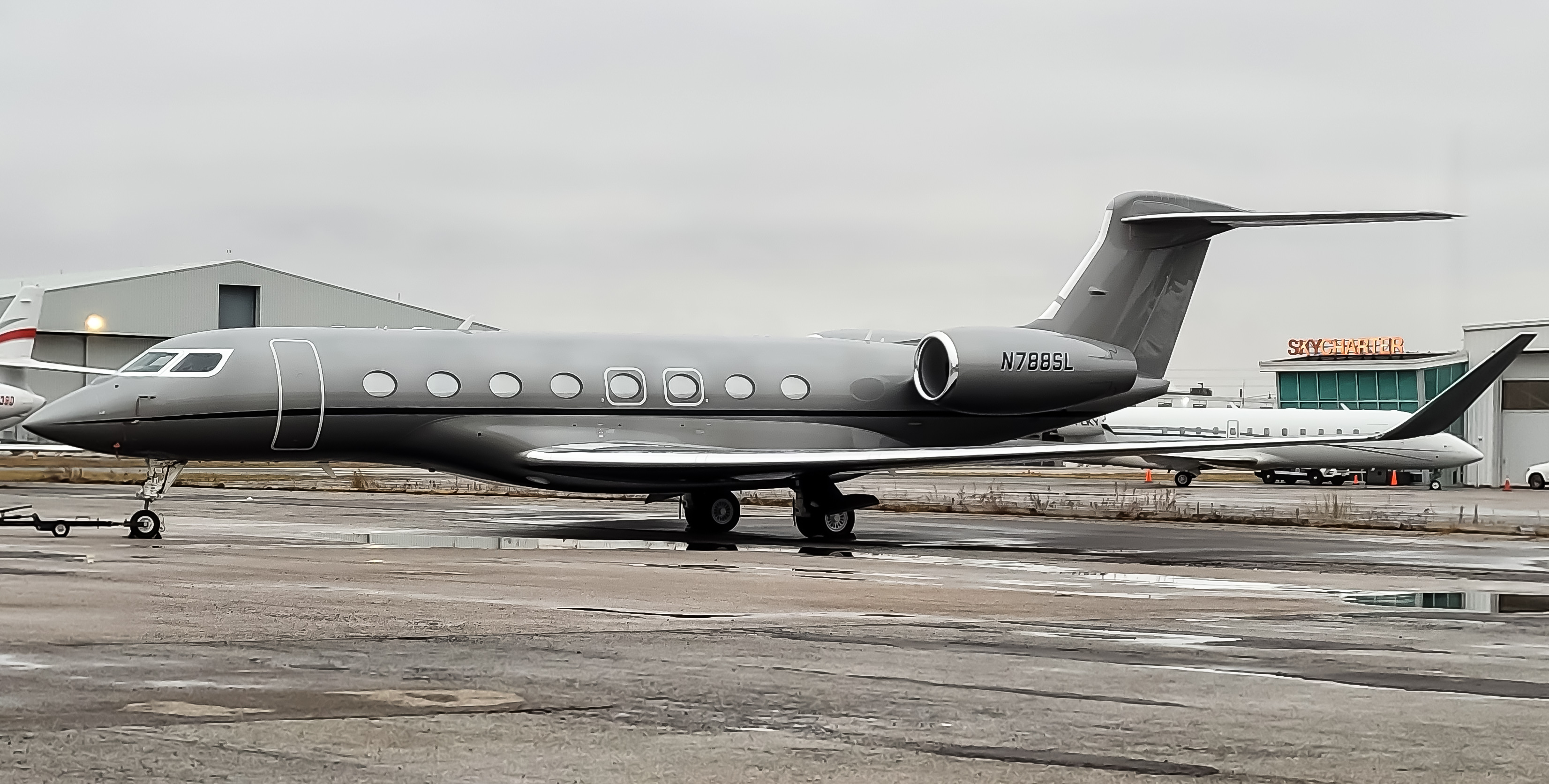 Full size: PRIVATE Gulfstream G650ER N788SL at Lester B Pearson International Airport