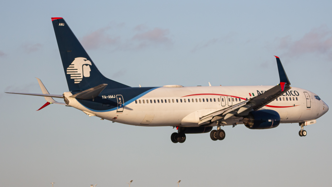 Full size: Aeromexico Boeing 737-800 XA-AMJ at Miami International Airport