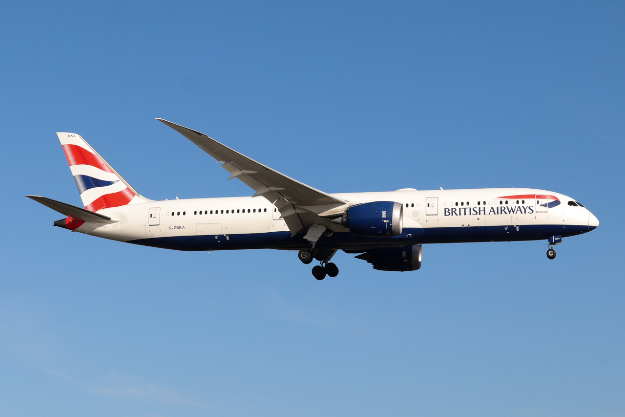 Full size: British Airways Boeing 787-9 G-ZBKA at London Heathrow International Airport