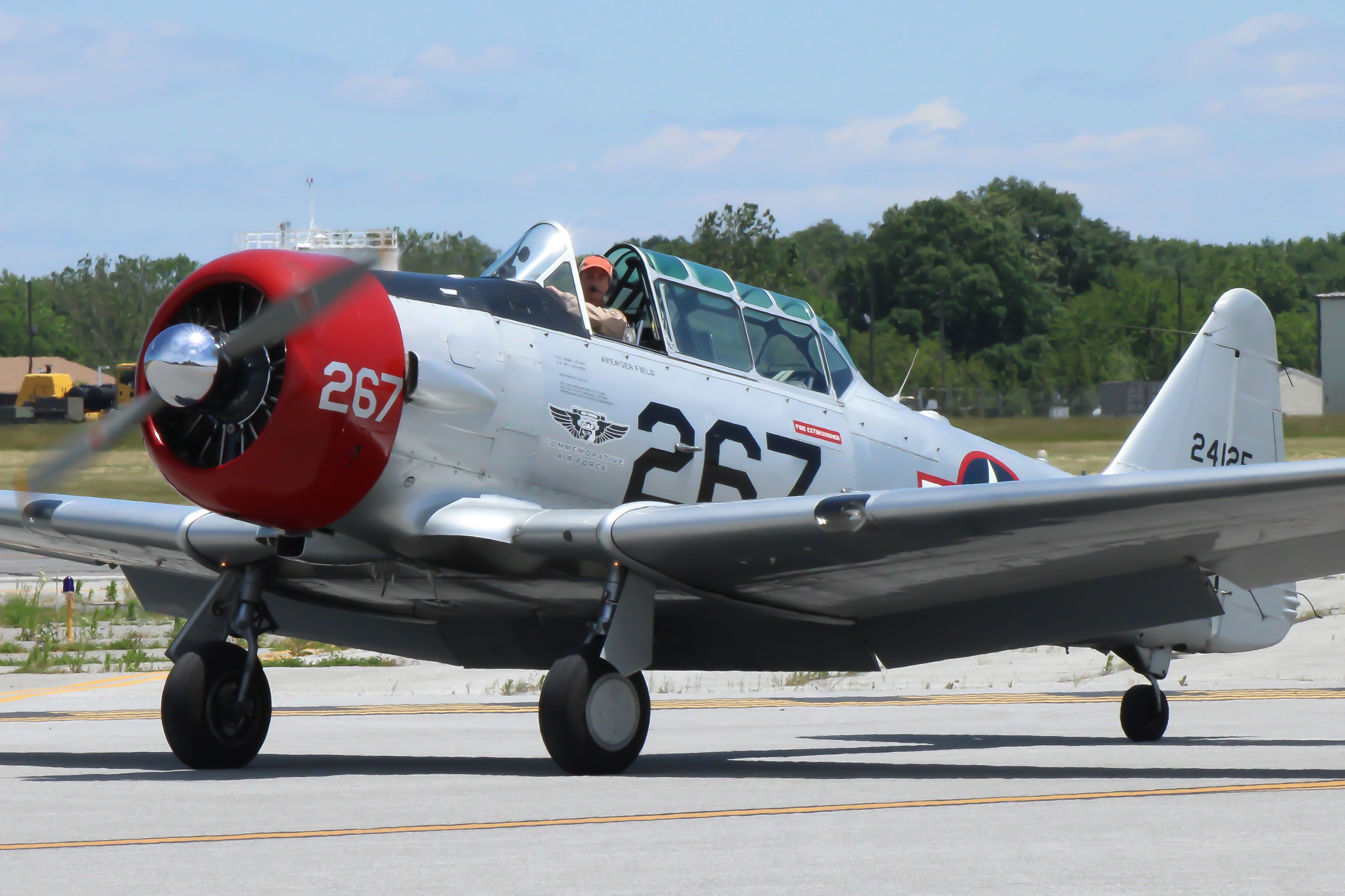 Full size: PRIVATE North American T-6 Texan N6253C at Martin State Airport