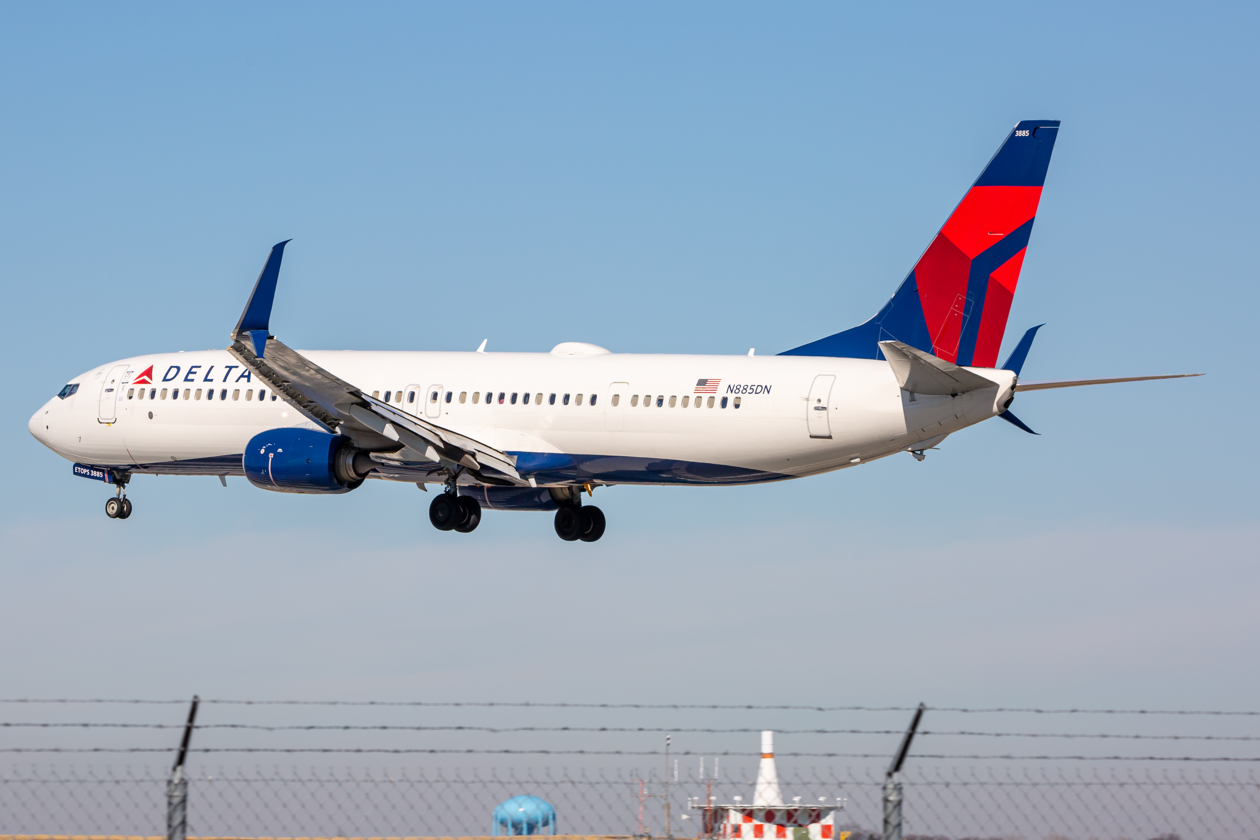 Full size: Delta Airlines Boeing 737-900ER N885DN at Baltimore/Washington International Thurgood Marshall Airport
