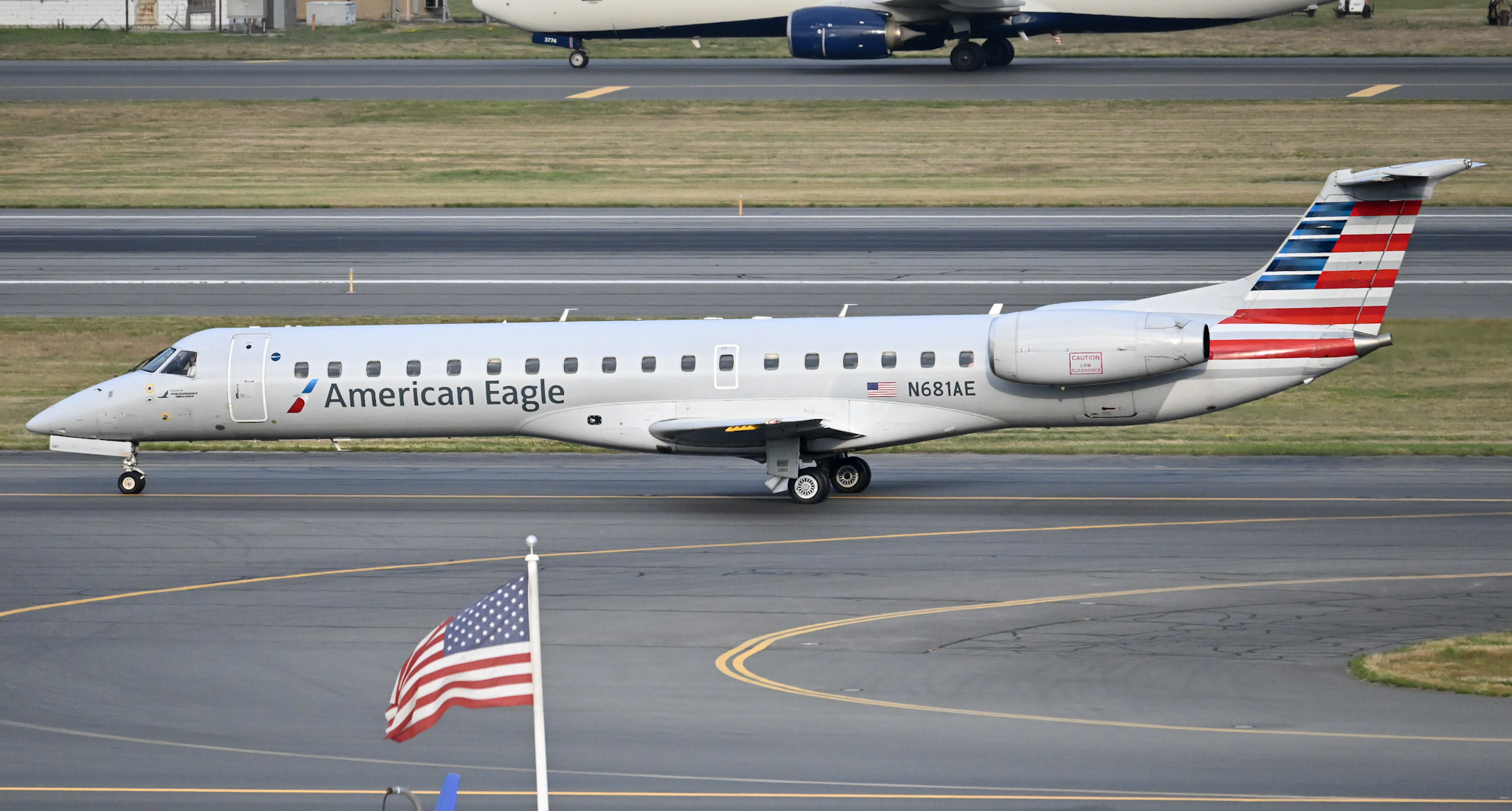Full size: American Eagle Embraer ERJ145 N681AE at General Edward Lawrence Logan International Airport