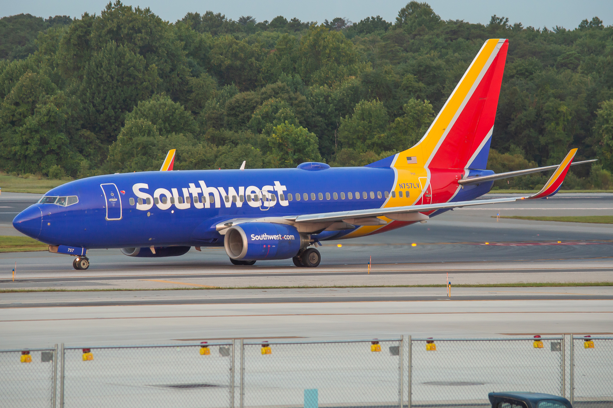 Full size: Southwest Airlines Boeing 737-700 N757LV at Baltimore/Washington International Thurgood Marshall Airport